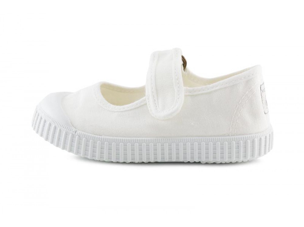 Mercedita de lona blanca con velcro y puntera Victoria