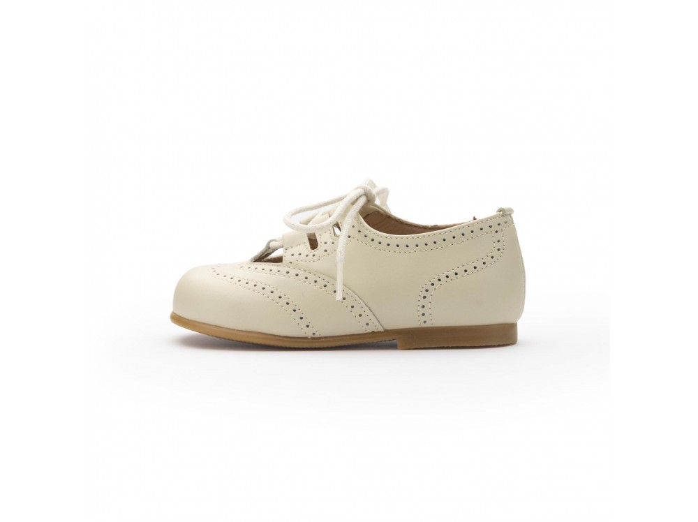 Zapato ingles cruzado piel beige con cordón Jeromín