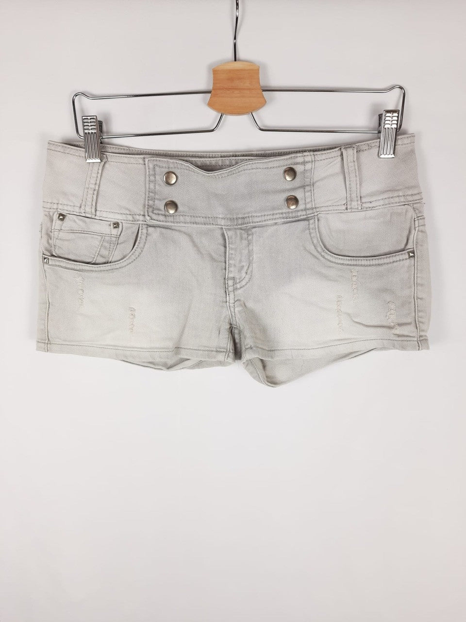 MISS SWAN. Short gris T.42