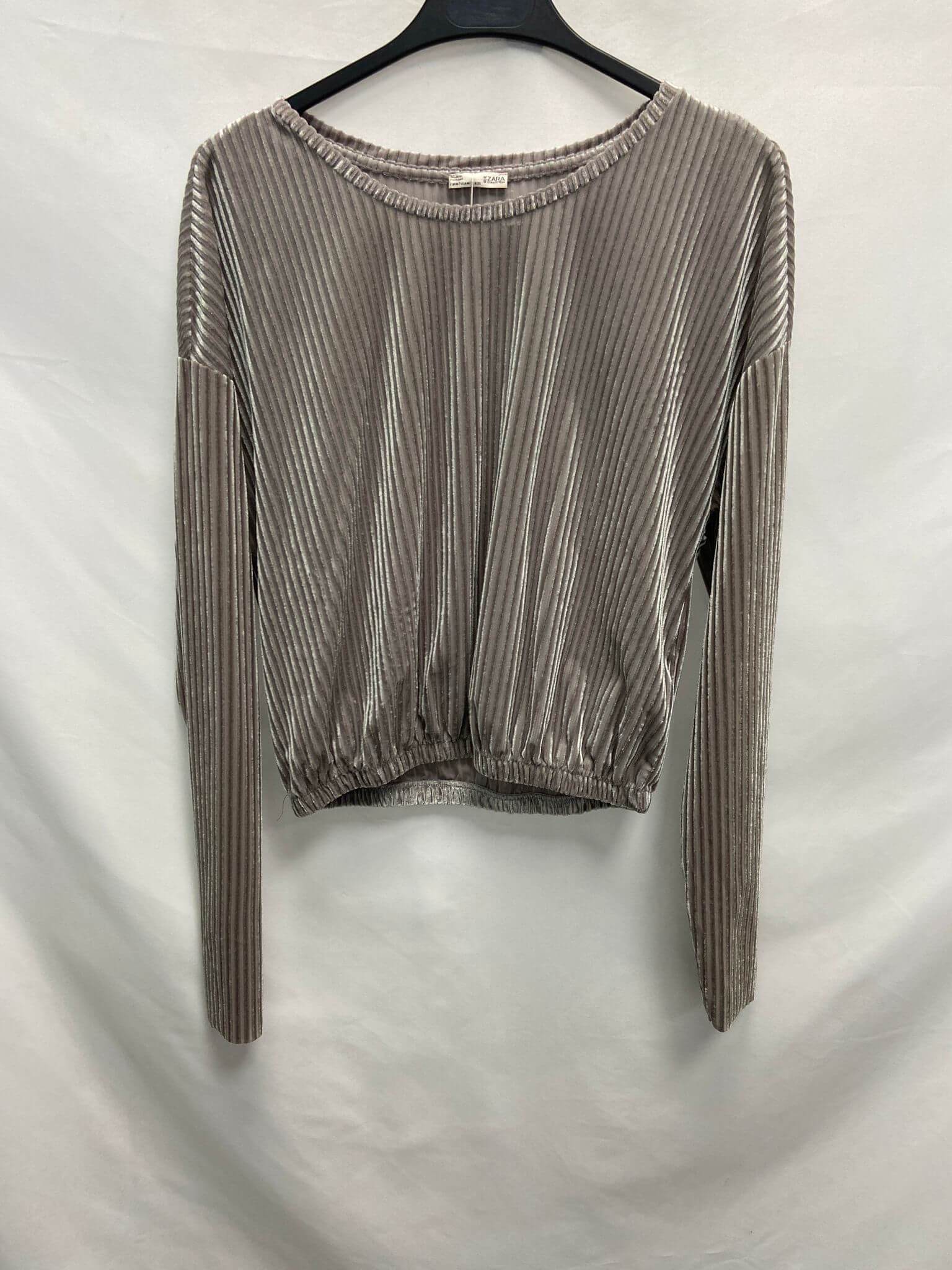 ZARA. Camiseta terciopelo T.m
