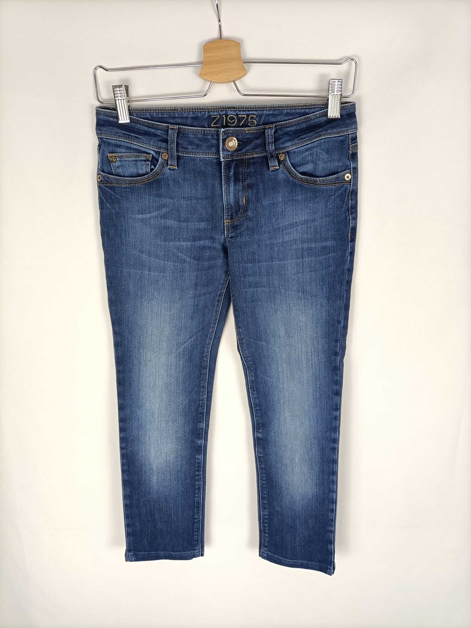 ZARA.Vaqueros pitillos oscuros básicos T.34