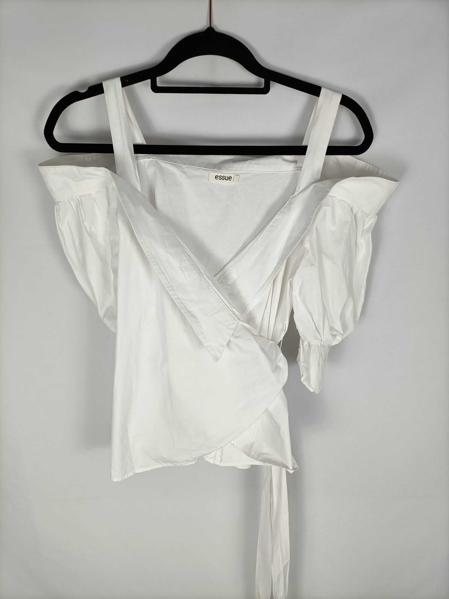 ESSUE.Blusa blanca T.s/m