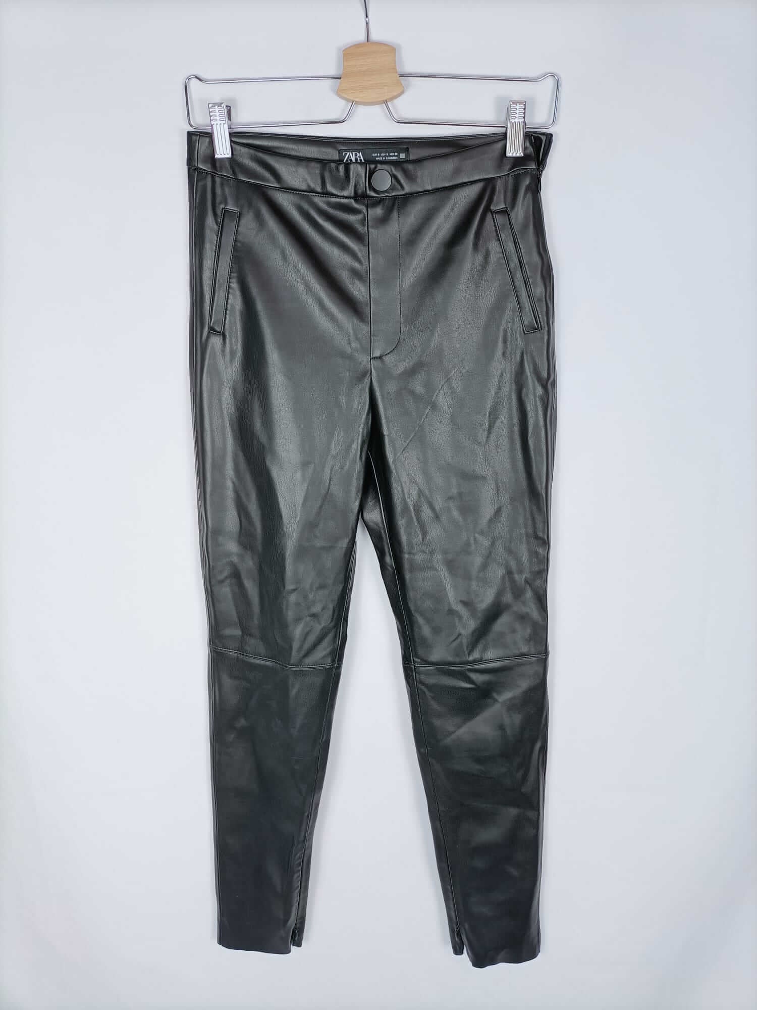 ZARA. Pantalones polipiel T. s