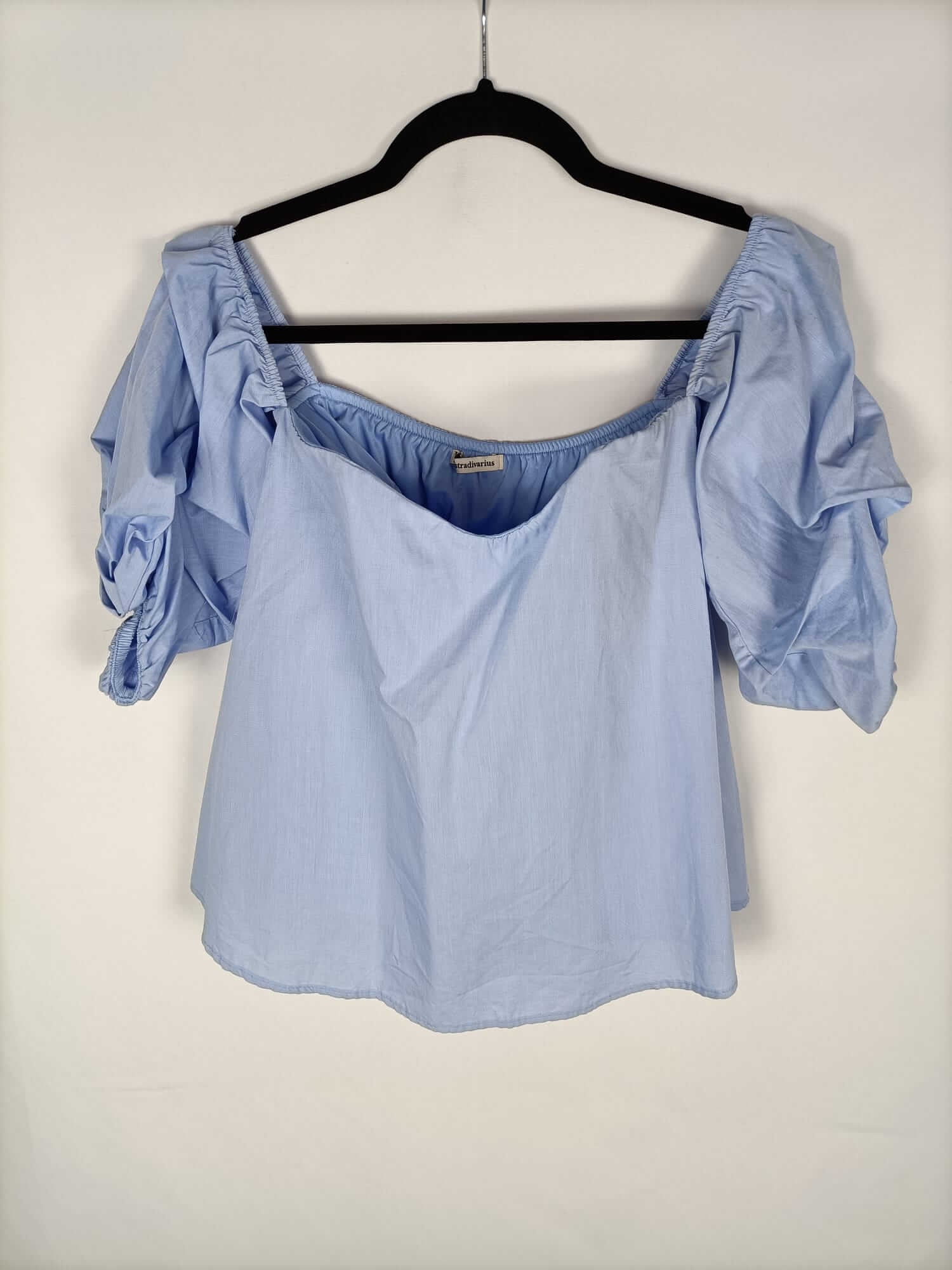 STRADIVARIUS. Top azul mangas abullonadas T.s