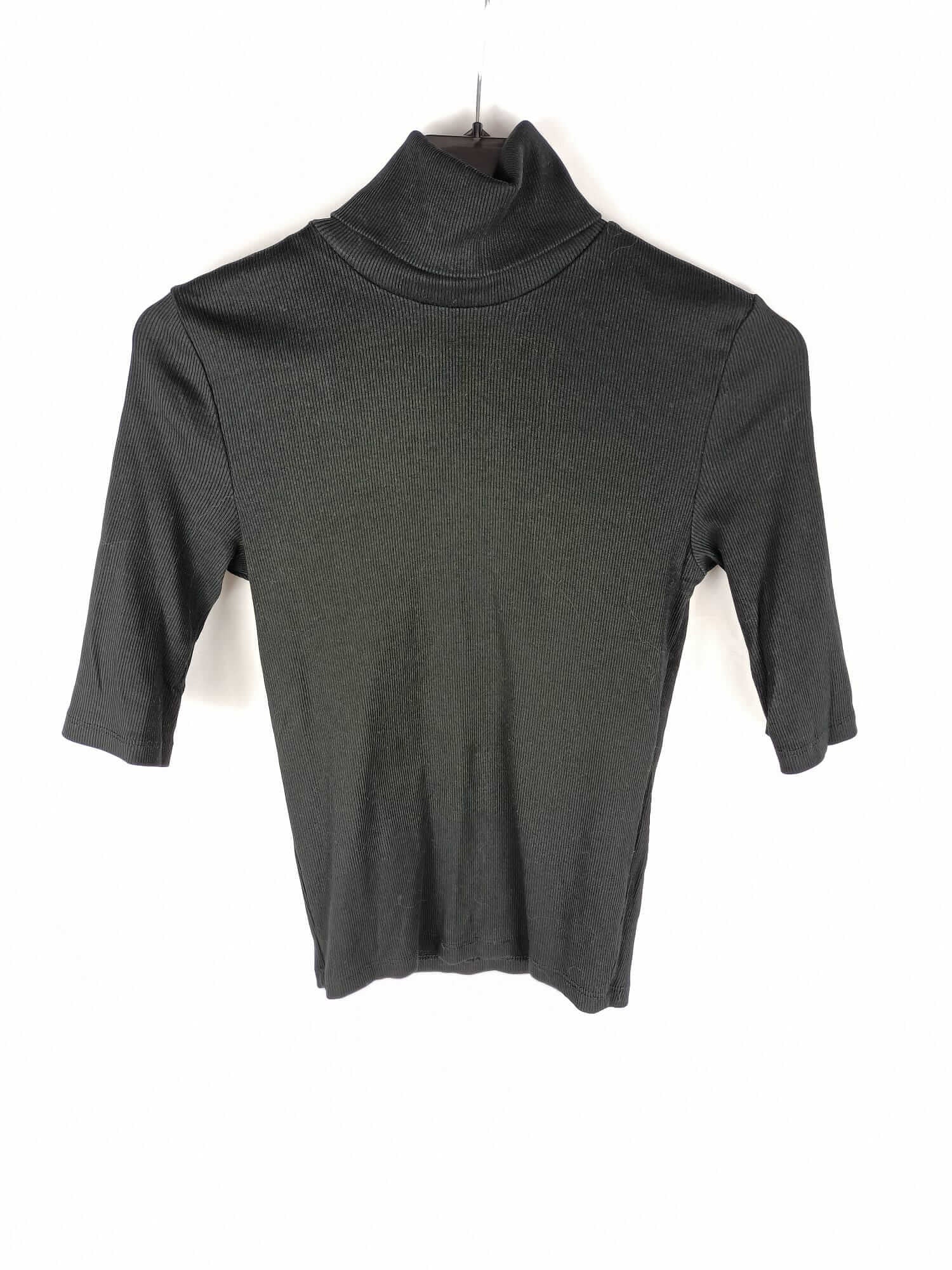 ZARA. Top negro canalé T.m