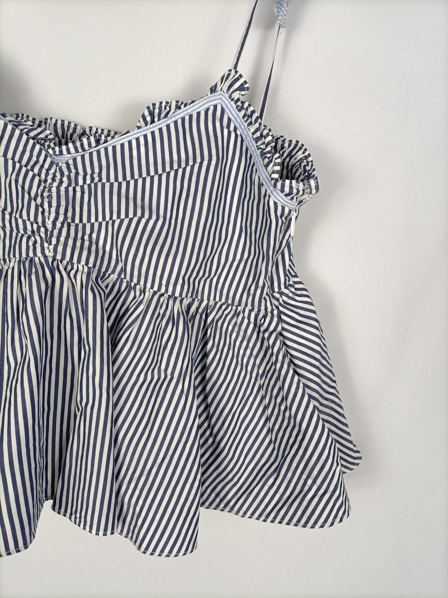 ZARA. Top rayas azules y blancas t.s/m