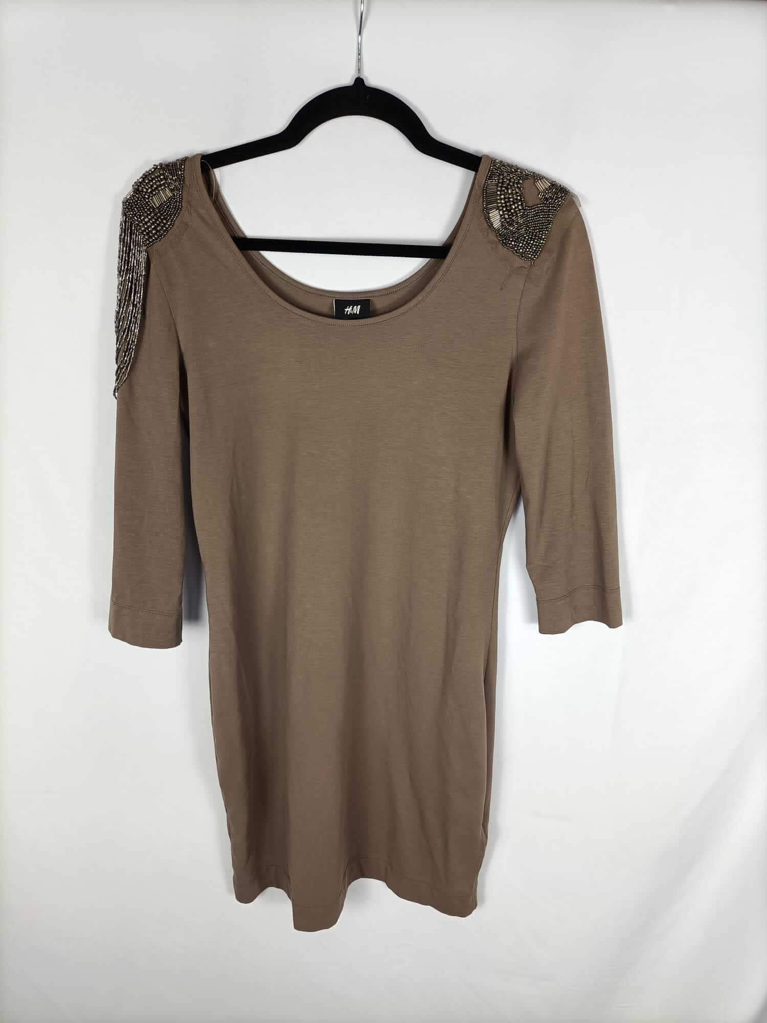 H&M.Vestido marrón pedrería hombros T.m
