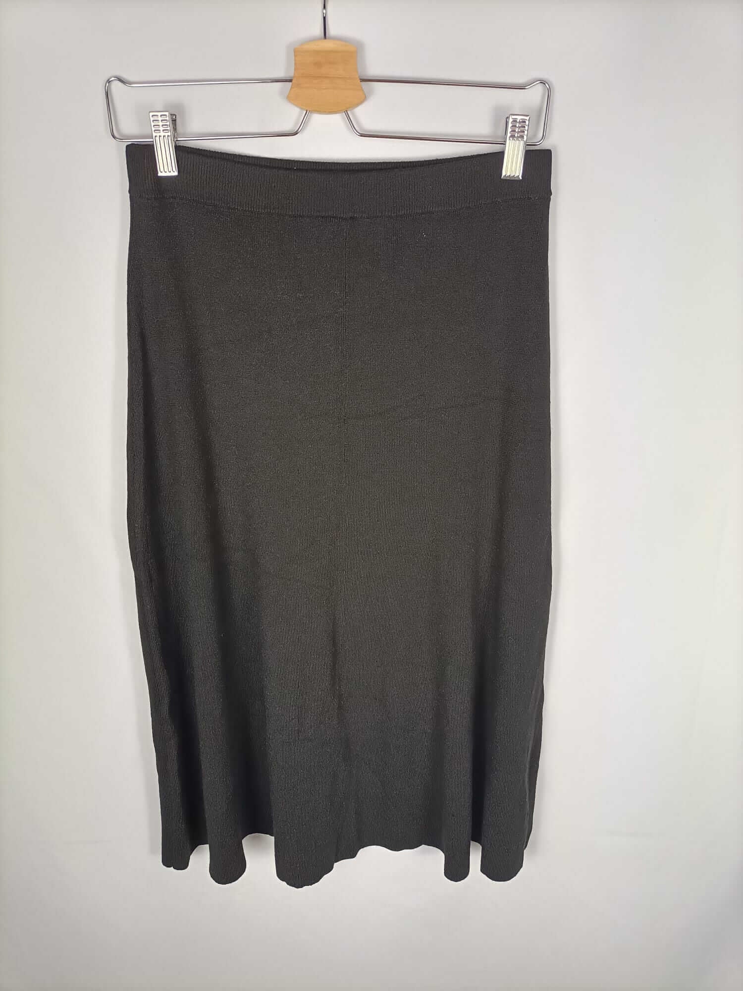 H&M.Falda midi punto negro T.s