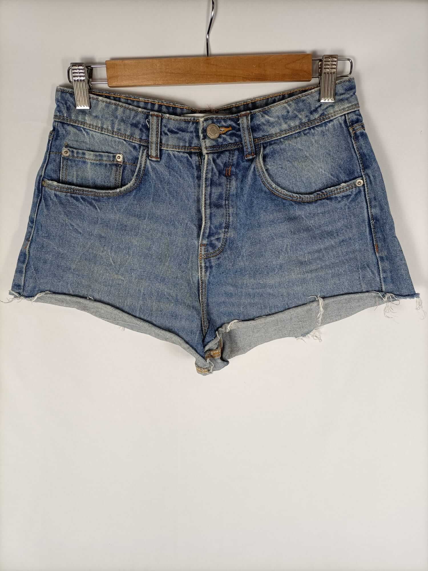ZARA. Shorts deshilachado T.36