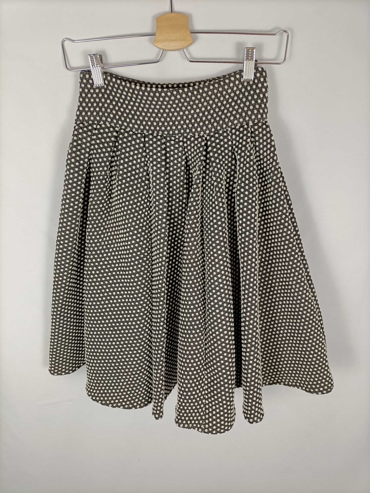 BLANCO. Falda midi negra y blanca T.34