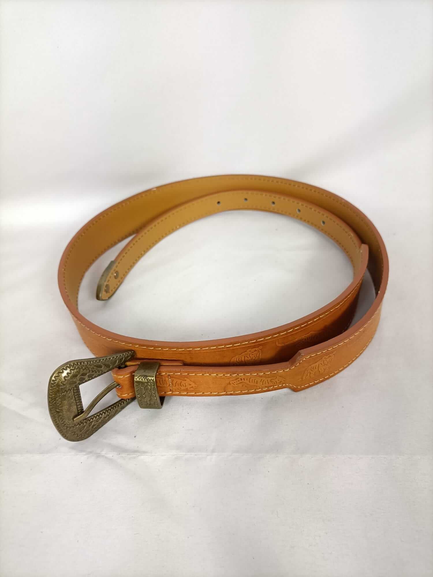 OTRAS.Cinturón cuero tigres