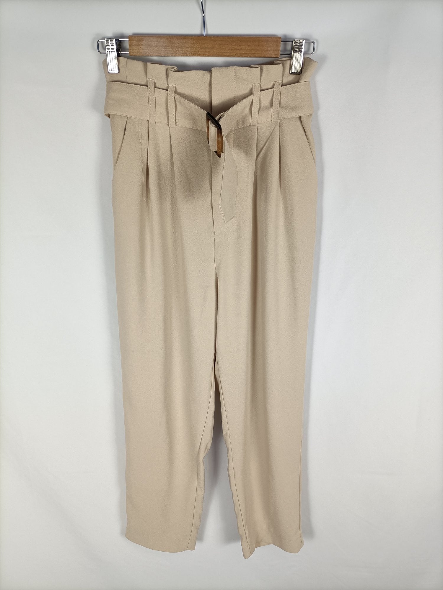 STRADIVARIUS.Pantalones fluido beige T.36