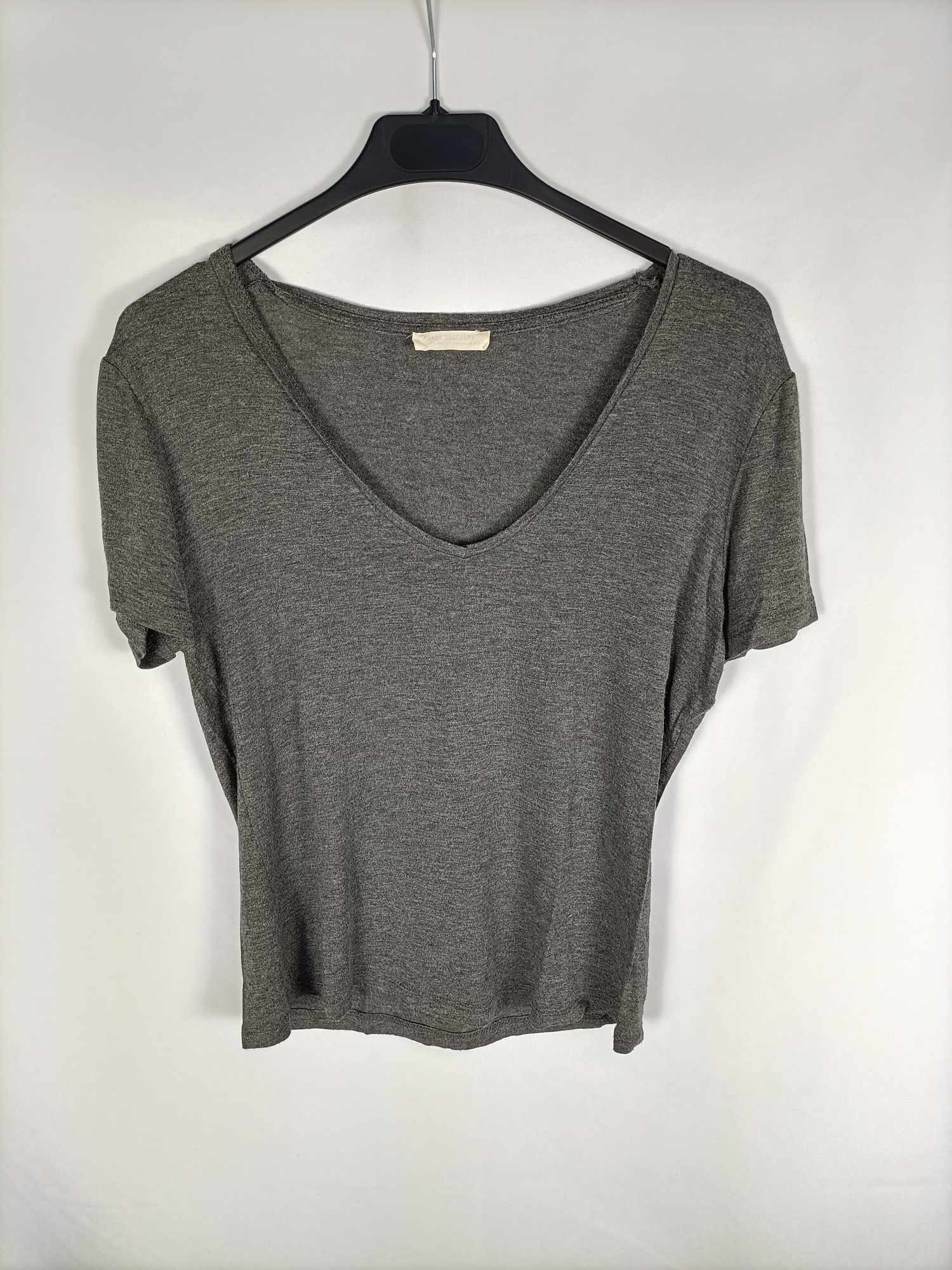 ZARA.Camiseta gris básica T.s
