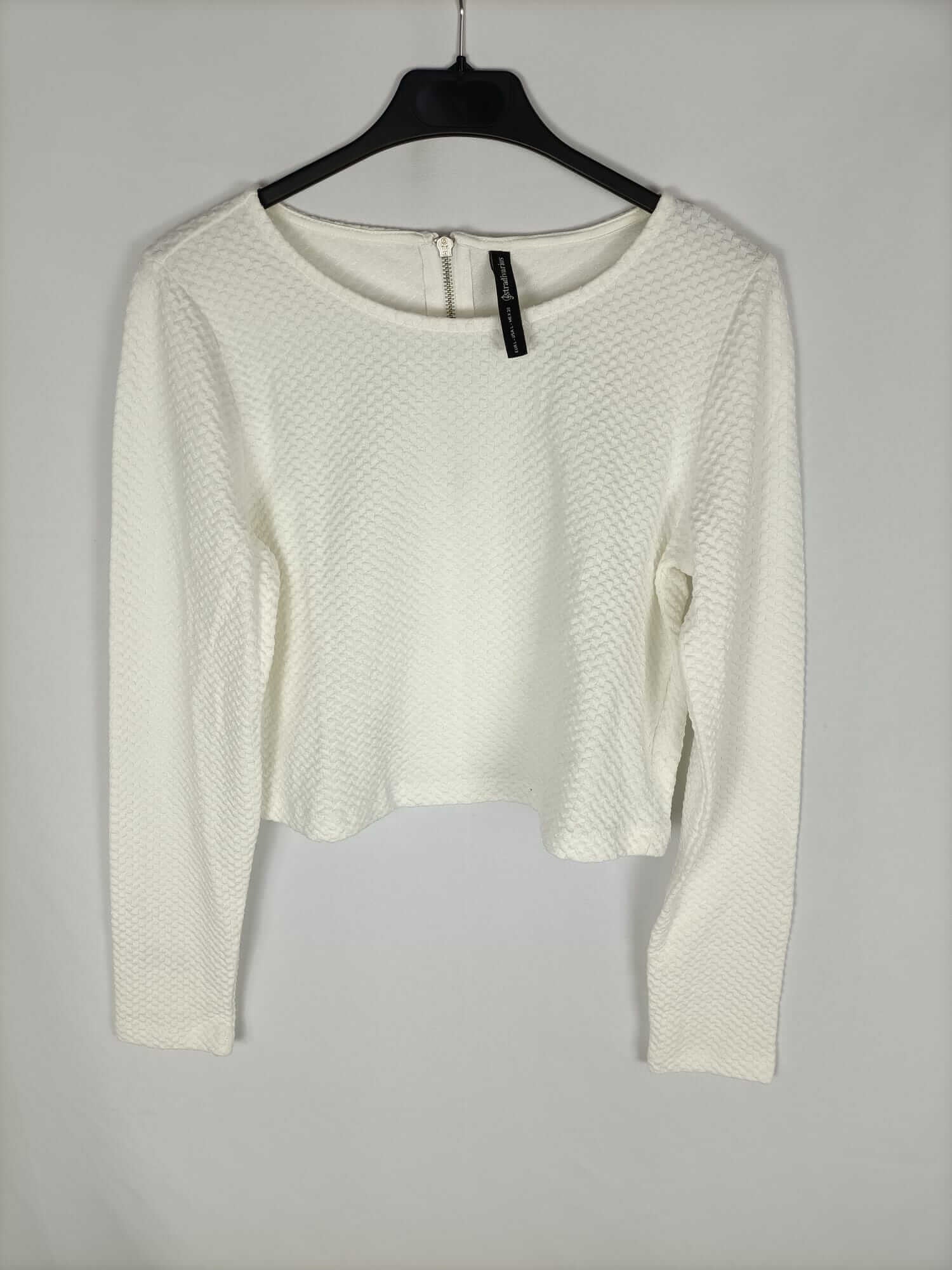 STRADIVARIUS.Top punto blanco T.L