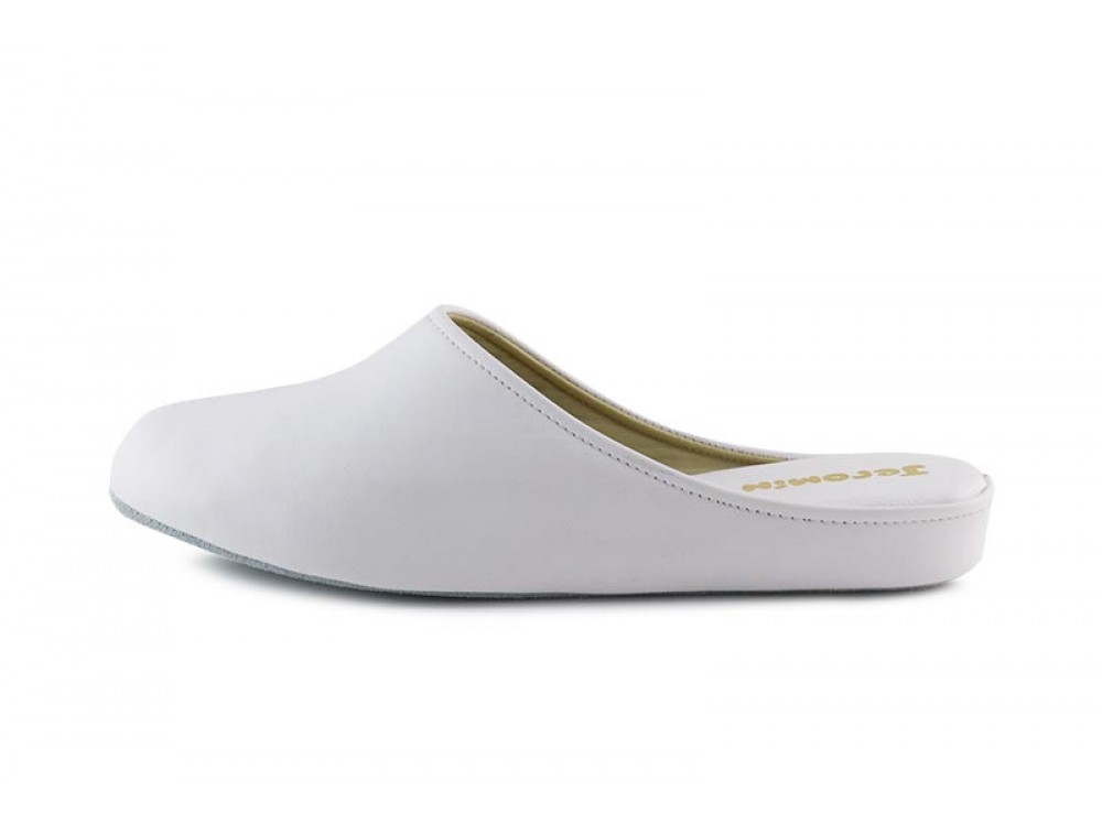 Zapatilla chinela piel blanca con costura Jeromín