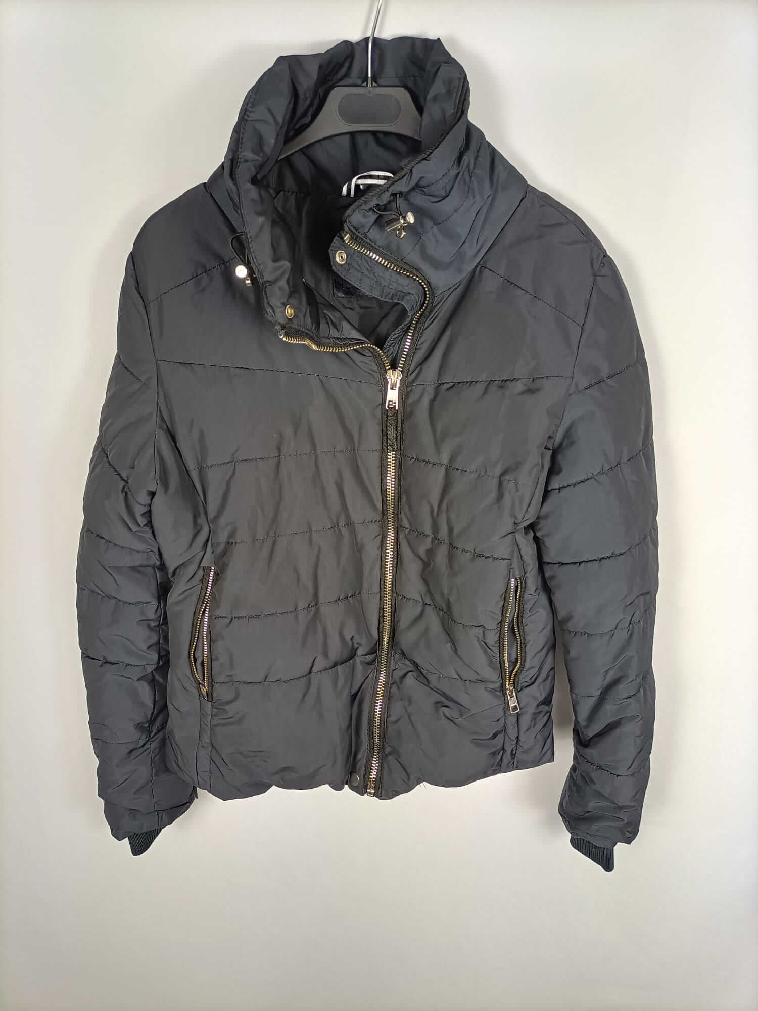 BERSHKA.Plumas azul T.L