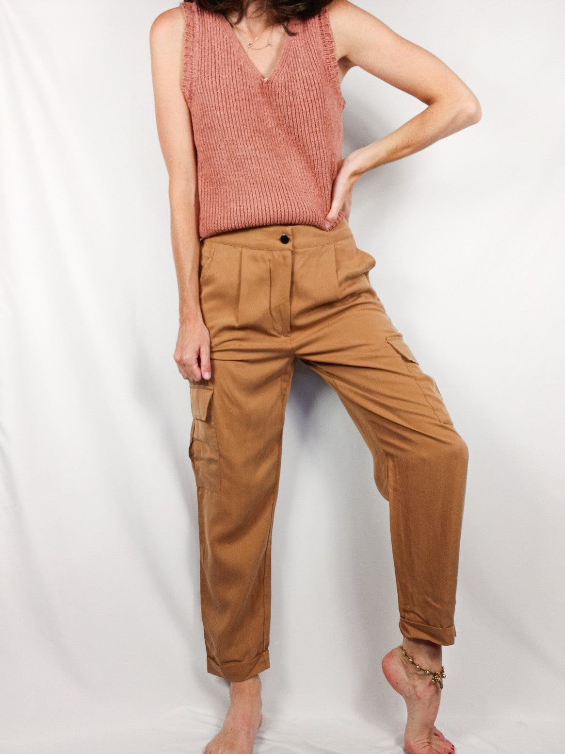 MANGO.Pantalones fluidos cargo rectos T.xs