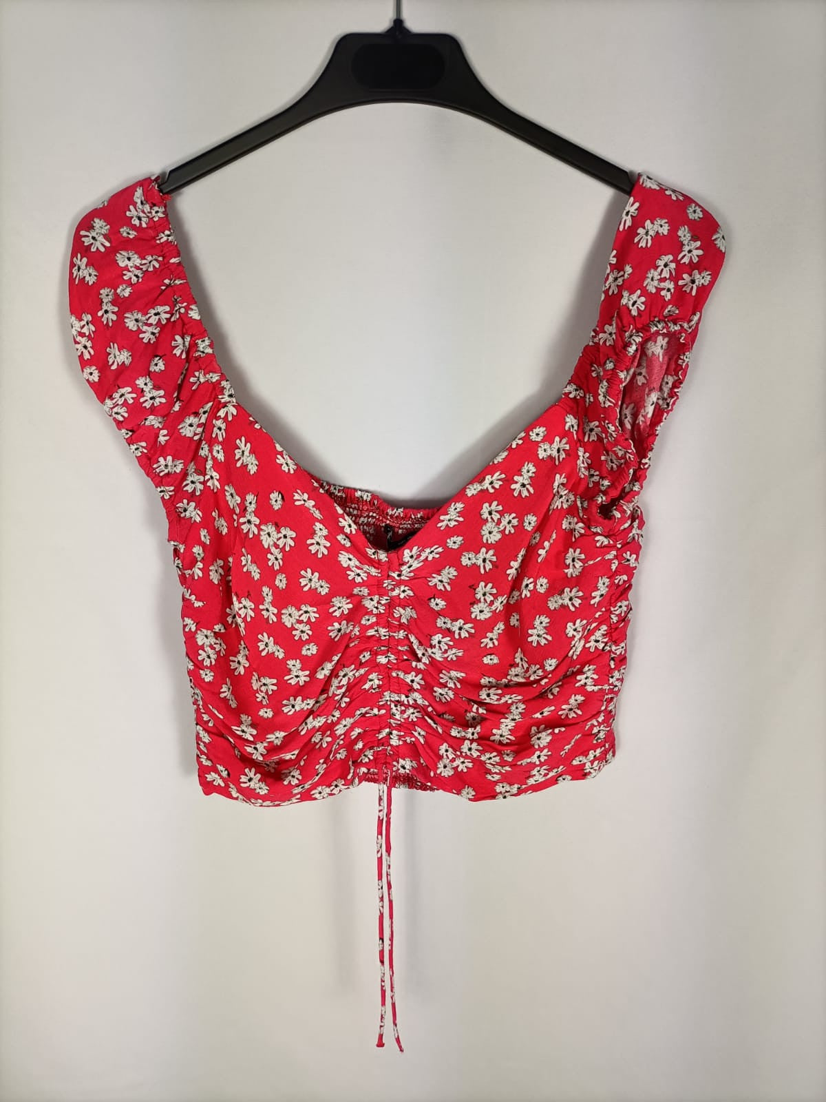 ZARA. Top rojo flores T.l