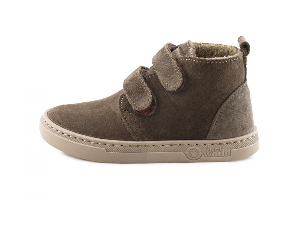 Bota ante marrón forrada y con dos velcros Natural World