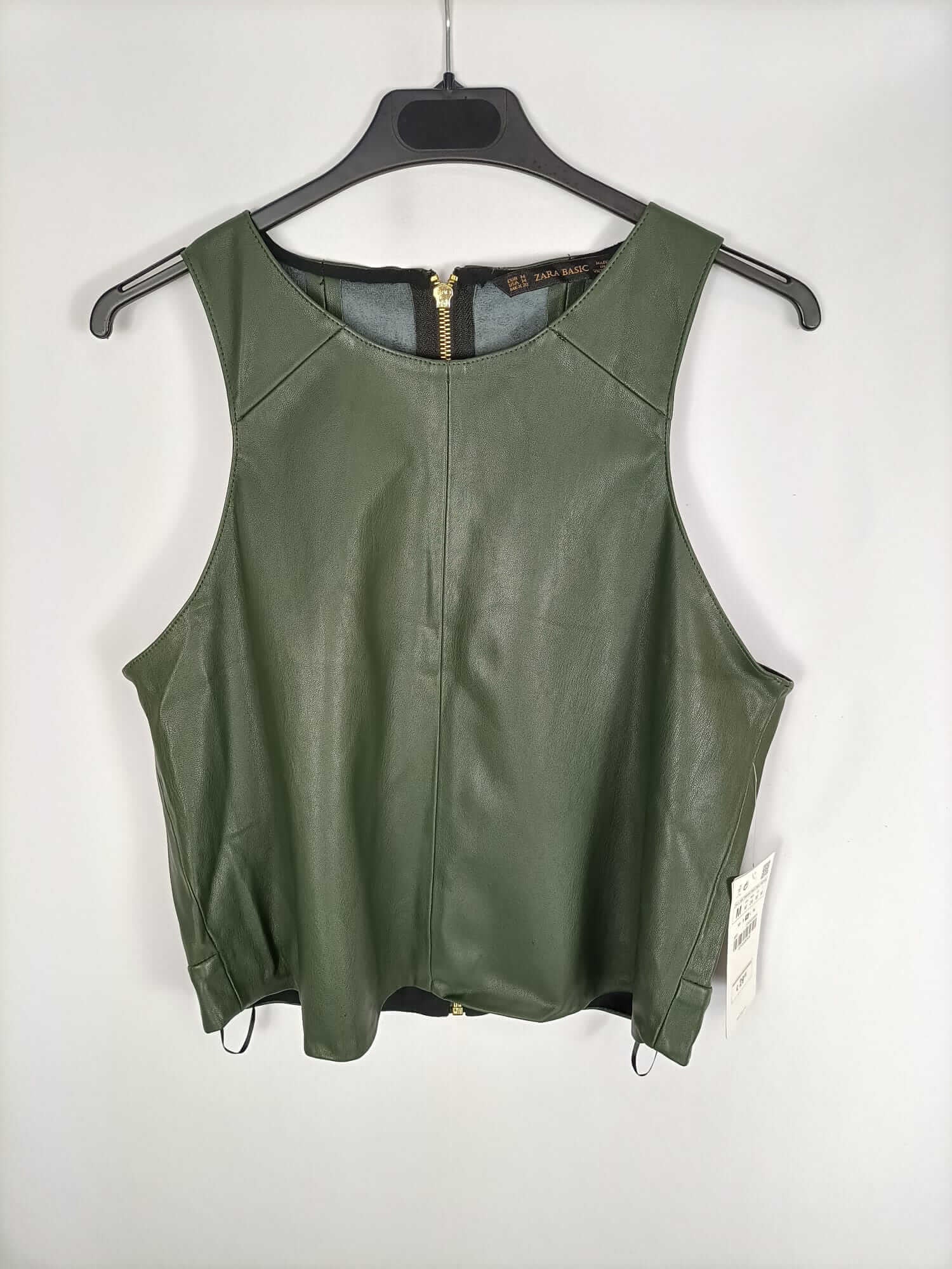 ZARA. Top verde polipiel T.m