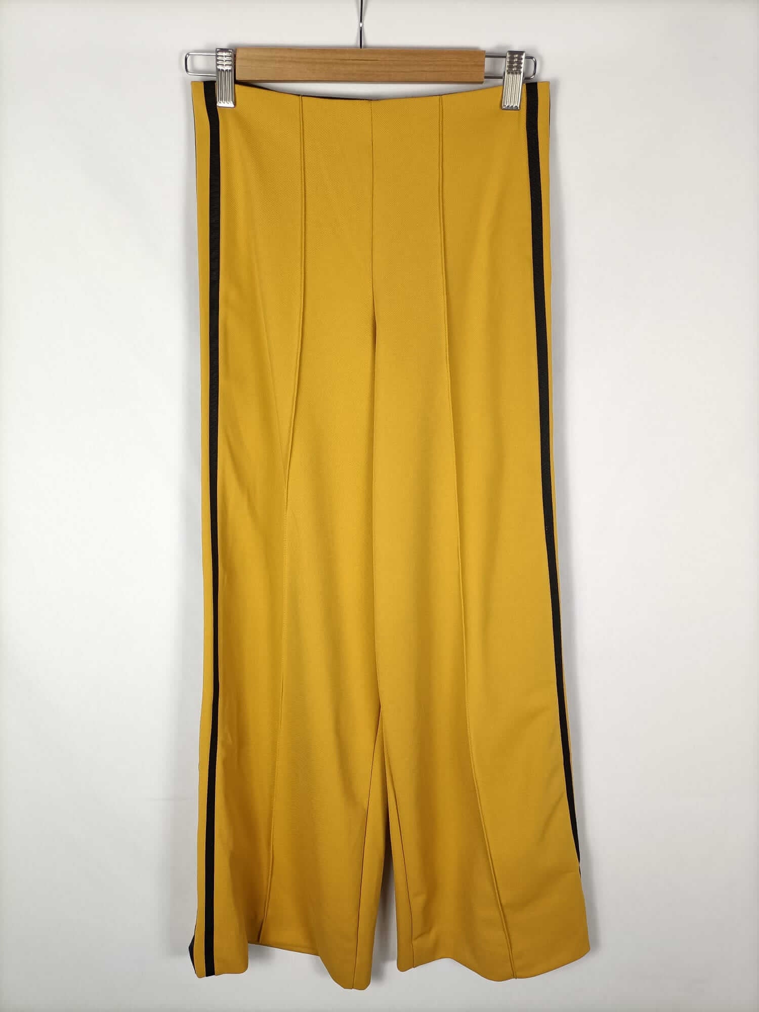 ZARA. Pantalón palazzo amarillo T.s