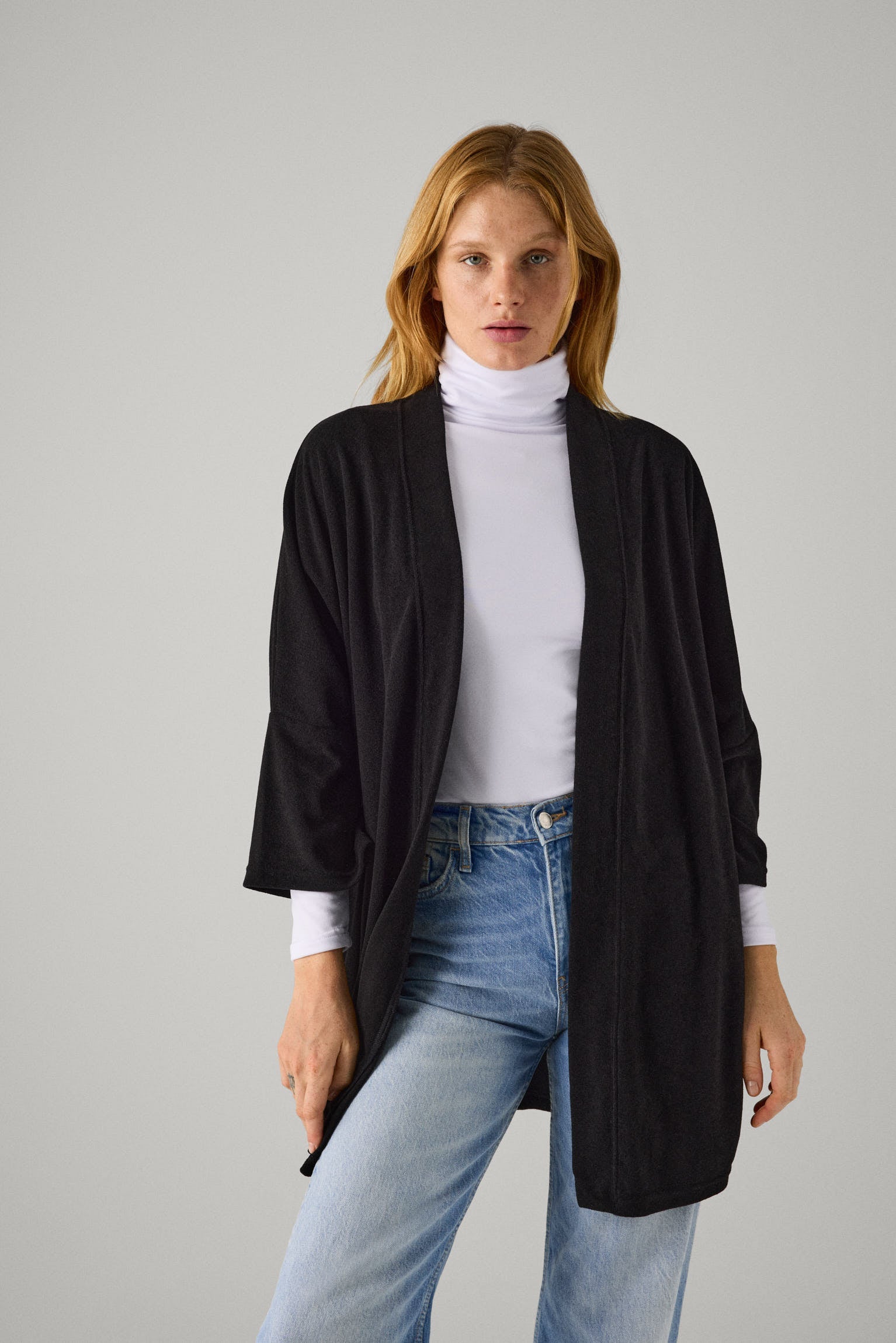 Cárdigan estampado liso negro