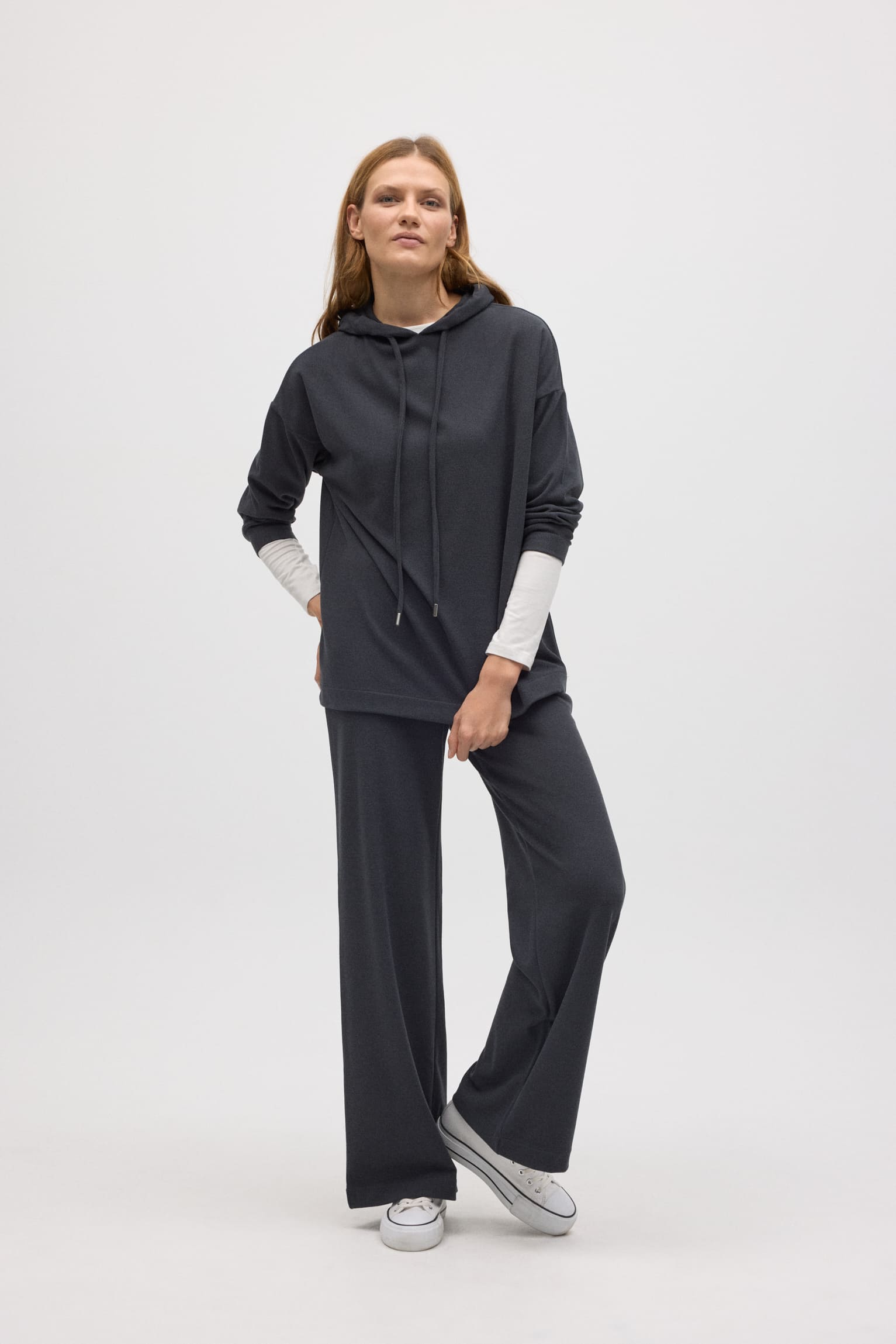 Sudadera cálida capucha ajustable con textura marengo