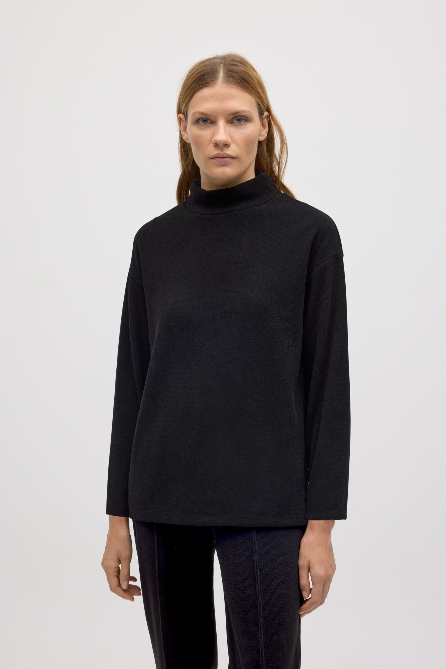 Jersey cuello perkins efecto pana negro