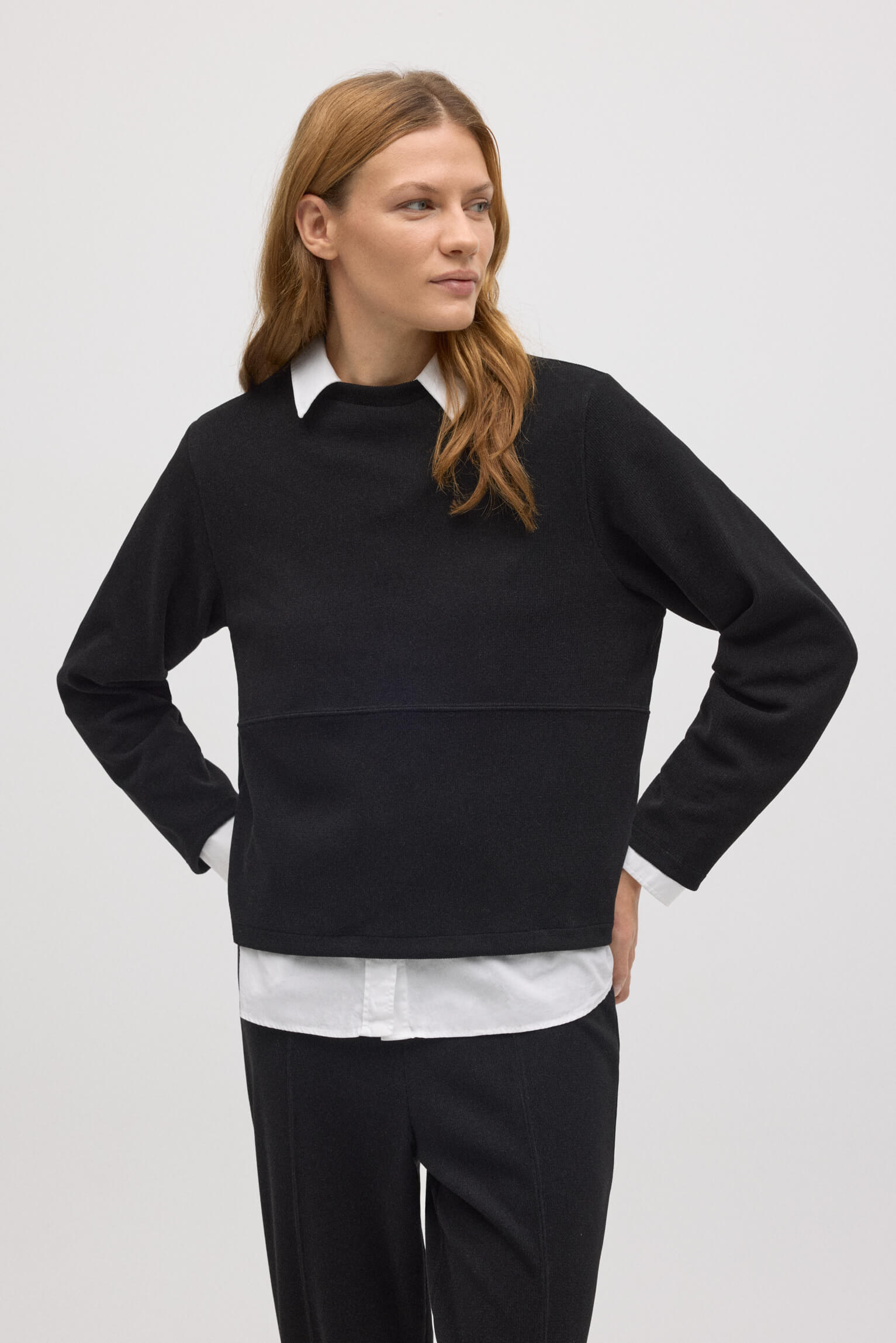 Jersey cuello redondo efecto pana negro