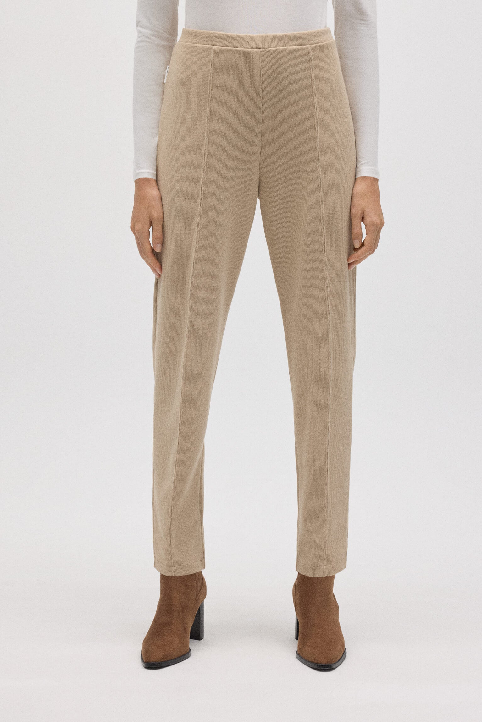 Pantalón efecto pana beige