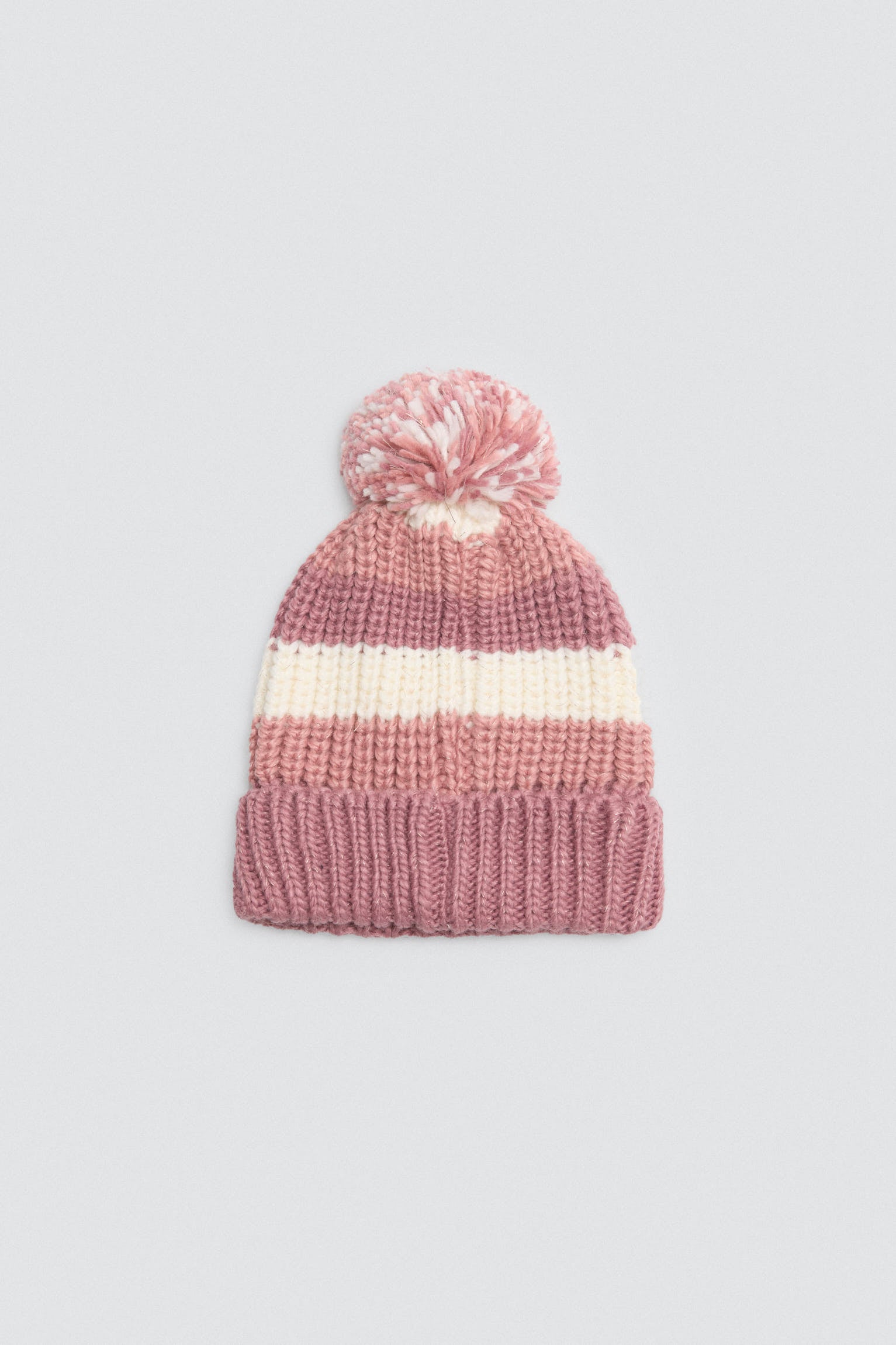 Gorro de punto con pompón rayas