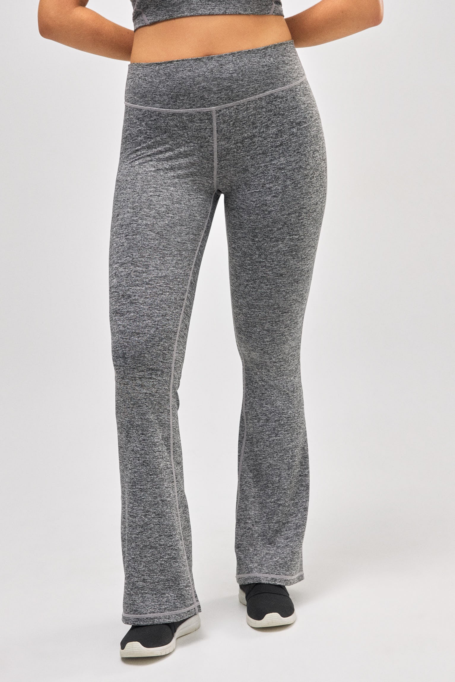 Leggings deportivos flare gris