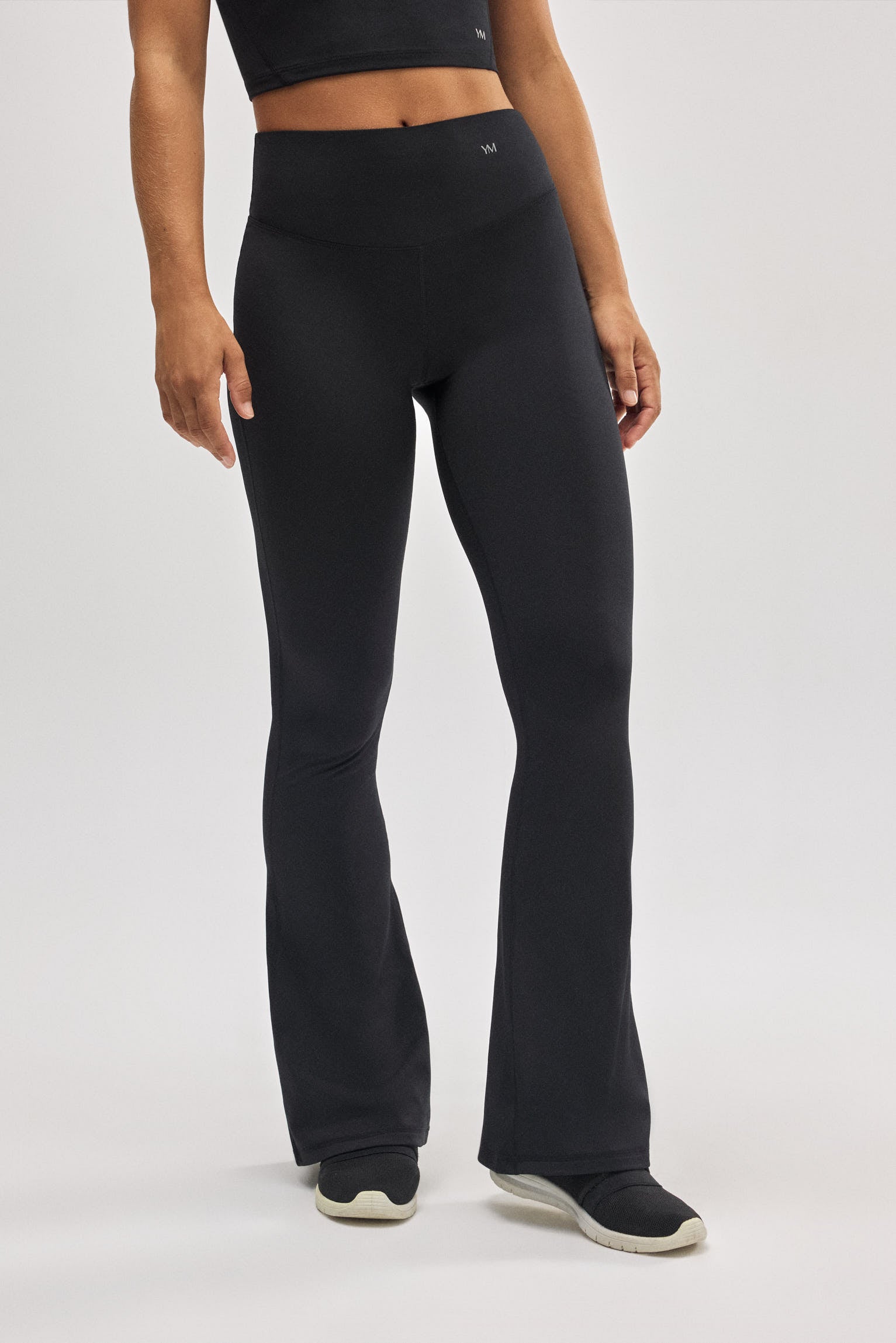 Leggings deportivos flare negro