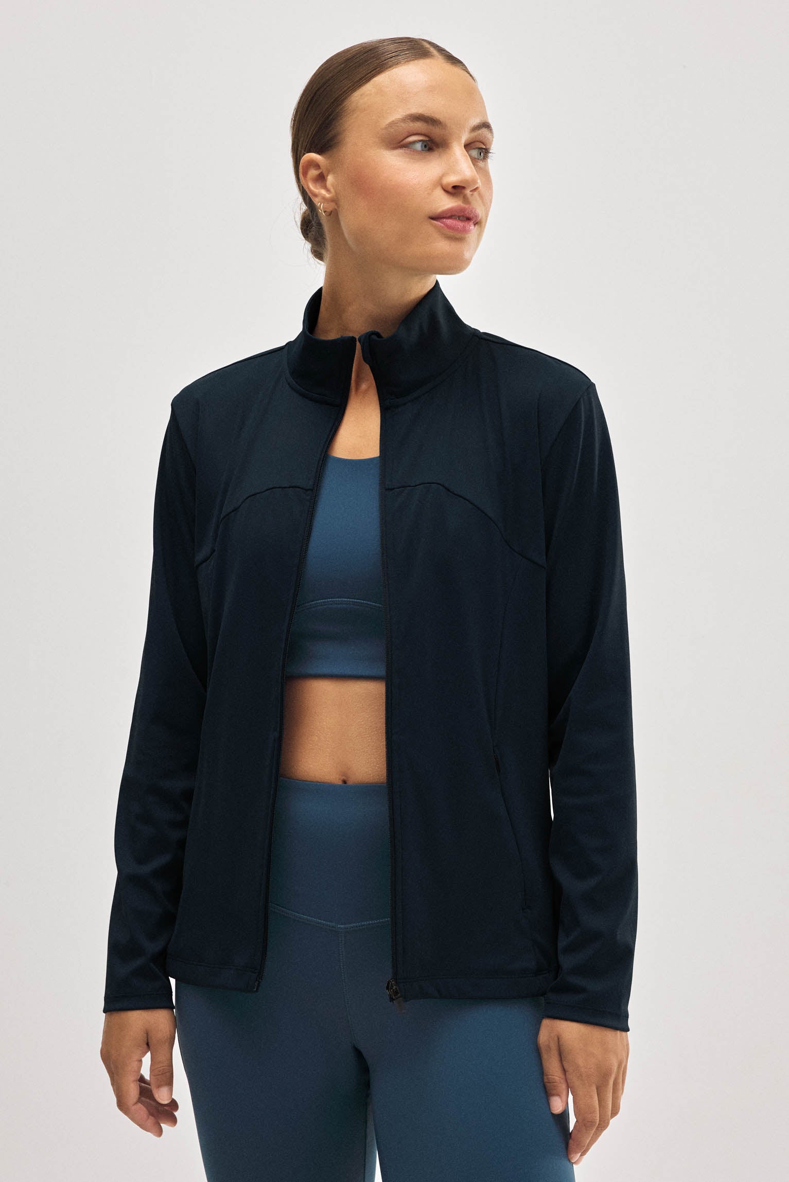 Chaqueta deportiva ajustada transpirable negro