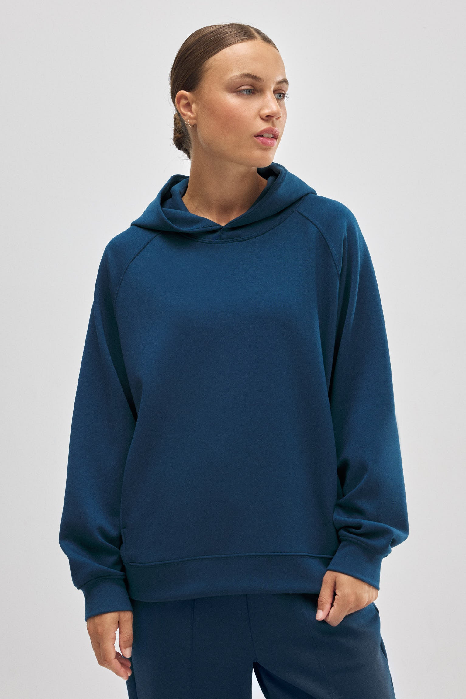 Sudadera con capucha y bolsillos azul