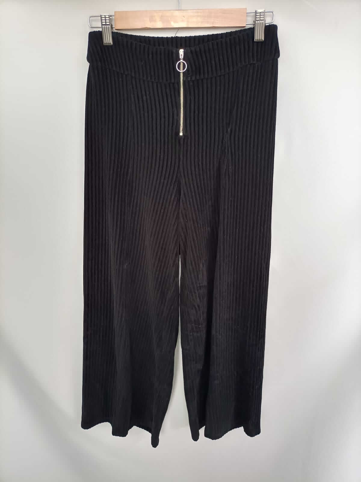 PULL&BEAR. Pantalón culotte pana T.m