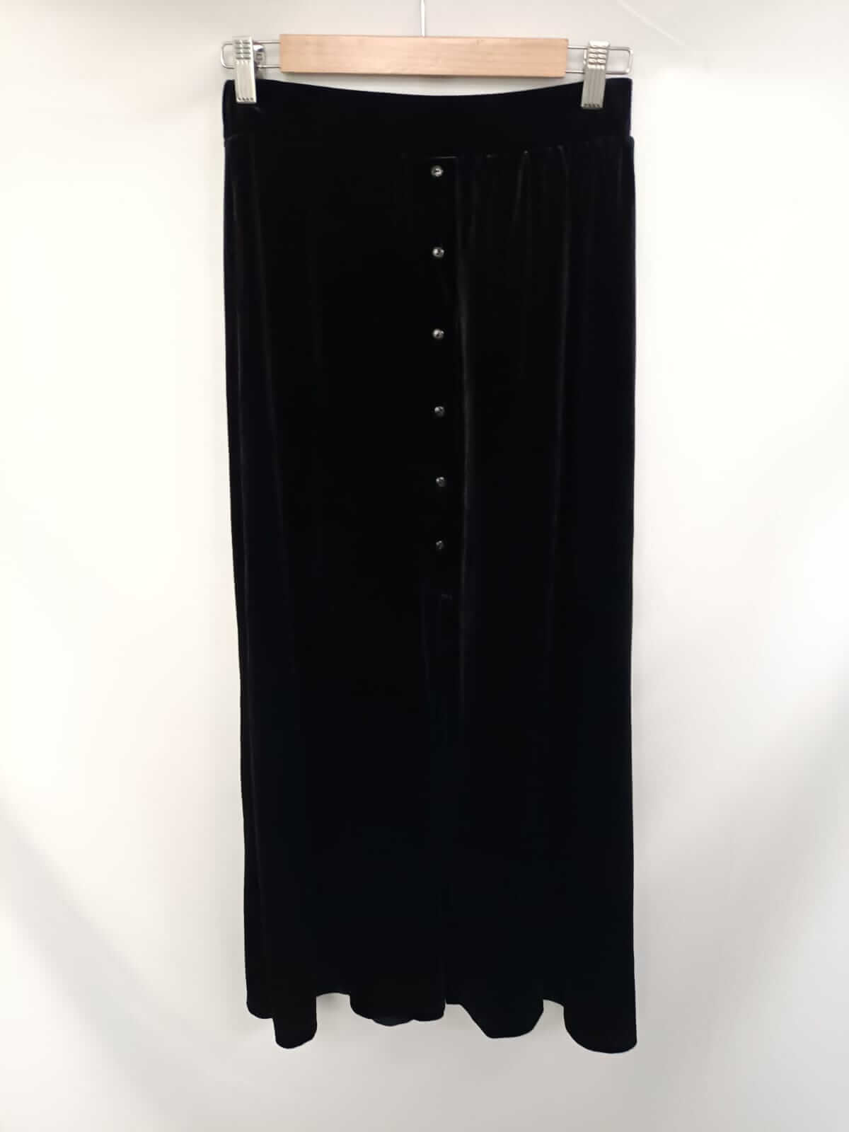 OTRAS. Falda midi terciopelo negro T.u (s/m)
