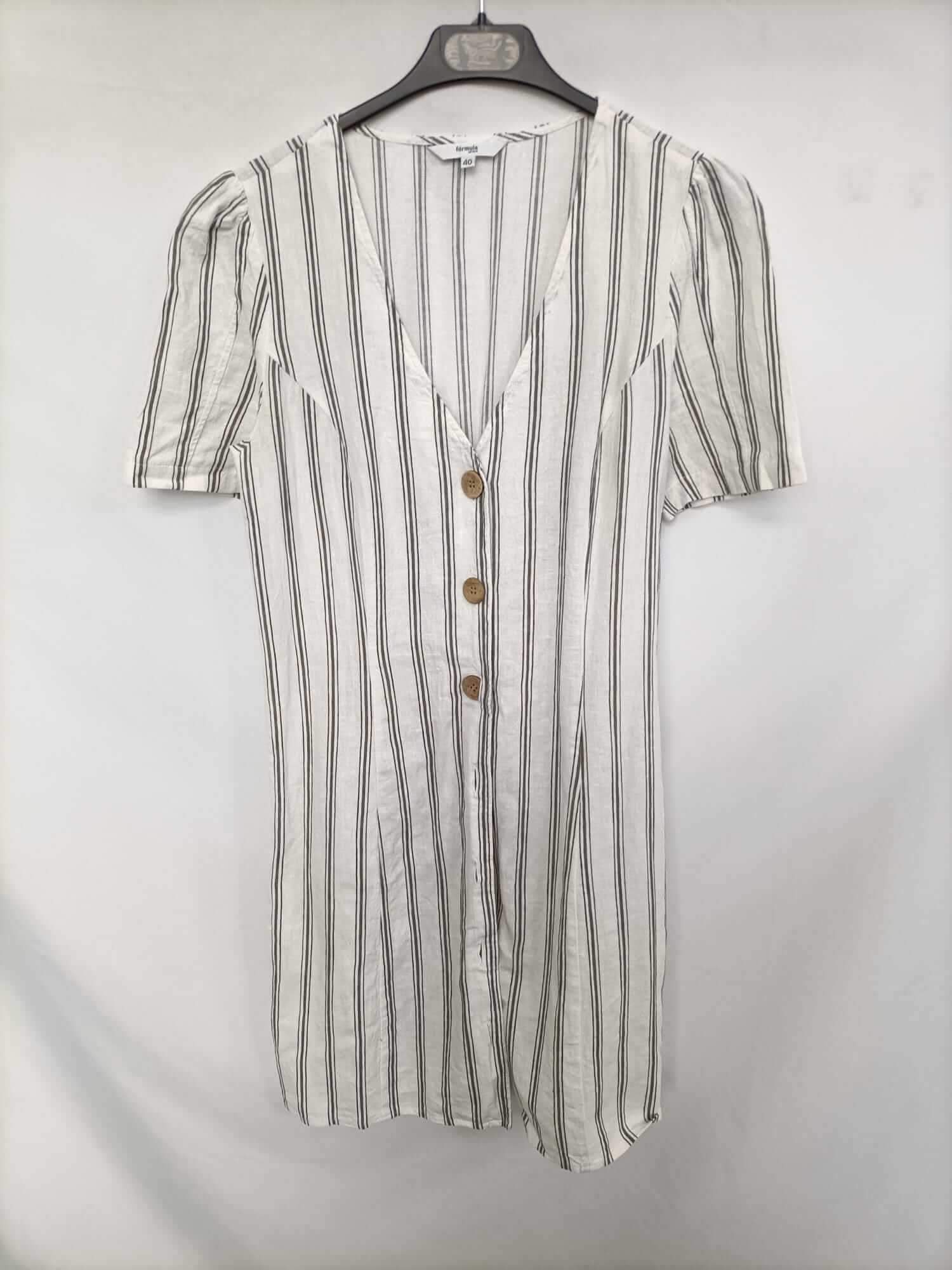 FORMULA JOVEN. Vestido blanco rayas T.40