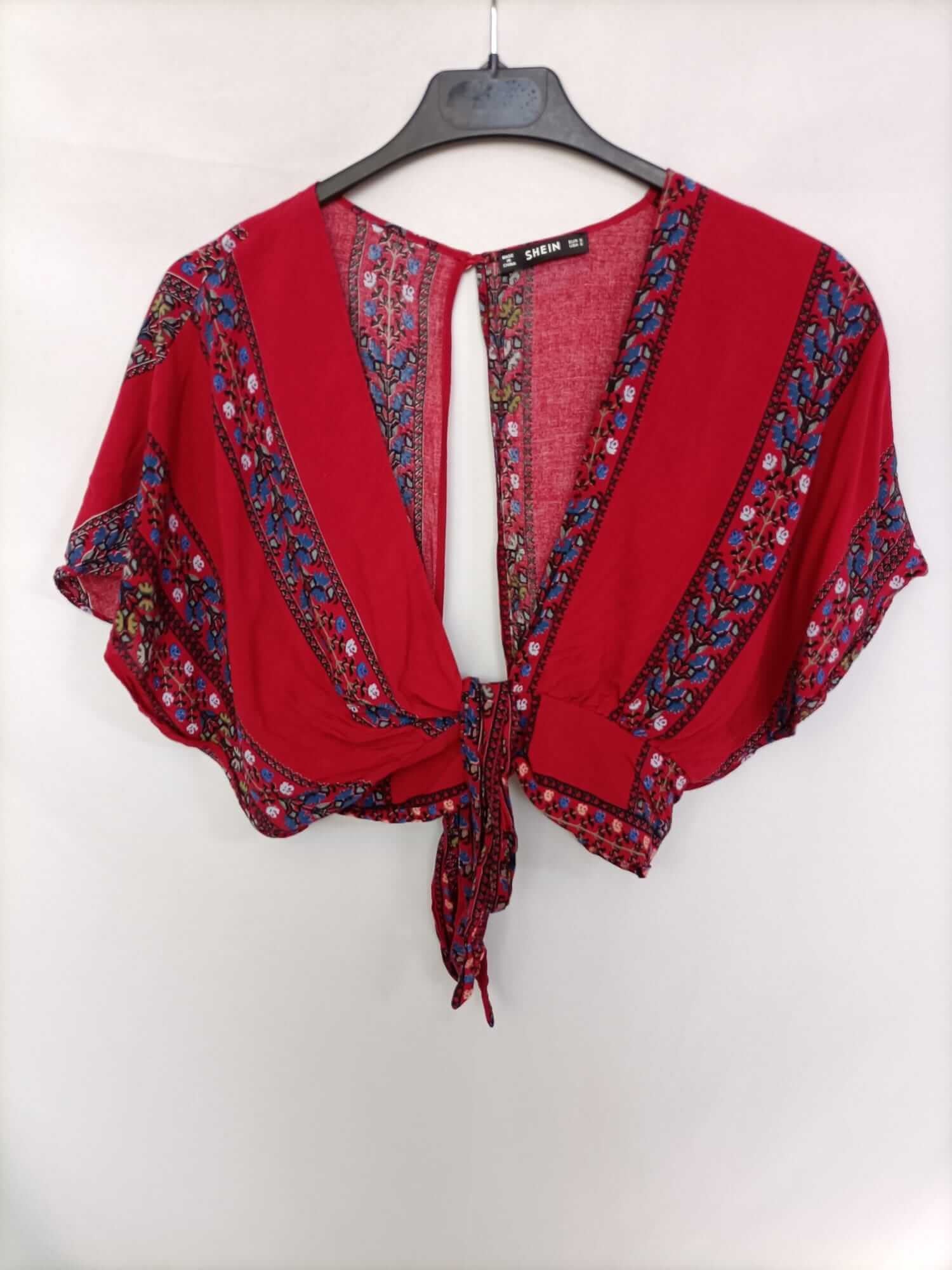SHEIN. Top burdeos rayas y flores T.s