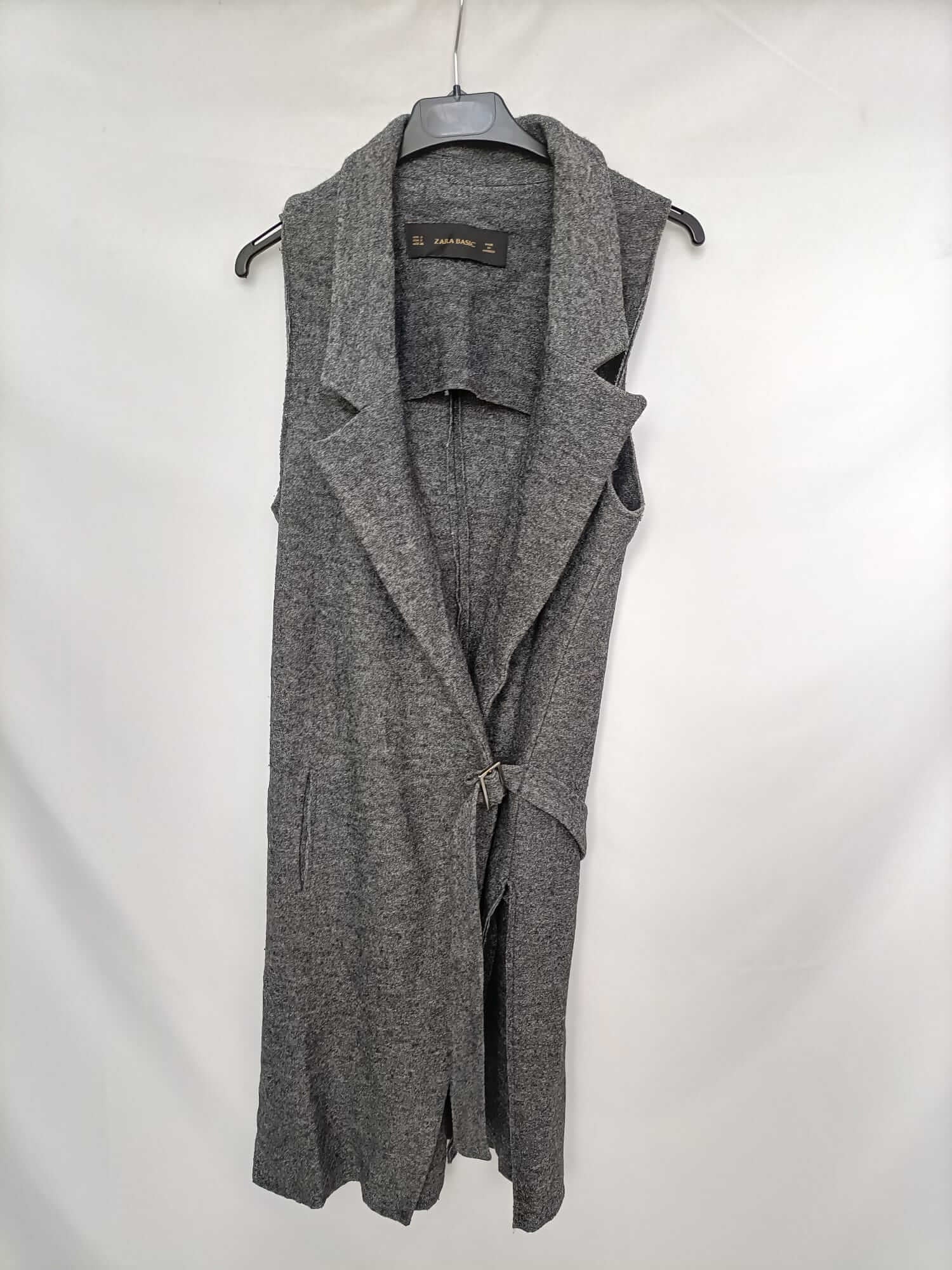 ZARA. Chaleco gris jaspeado T.s