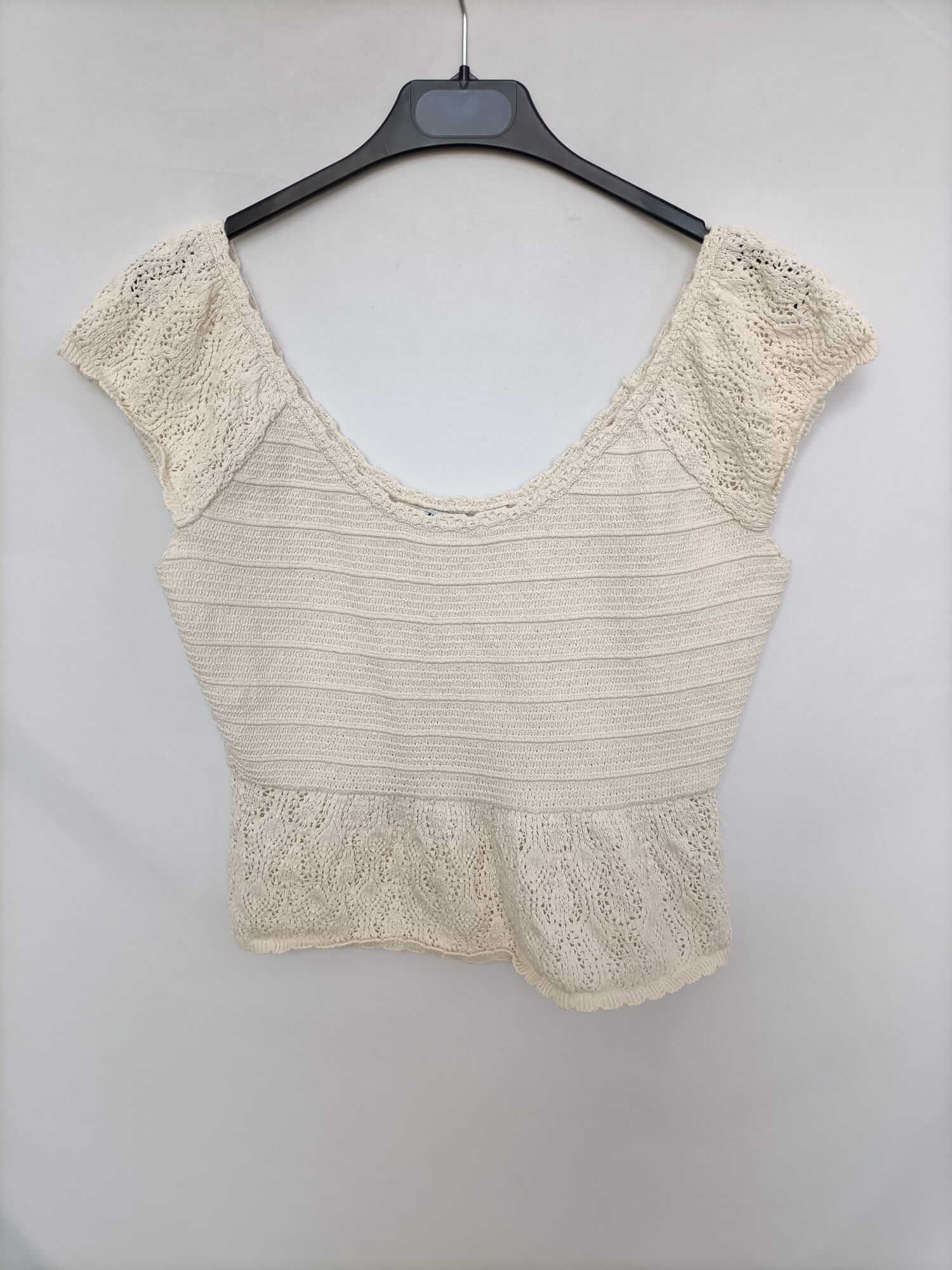ZARA. Top punto beige T.s
