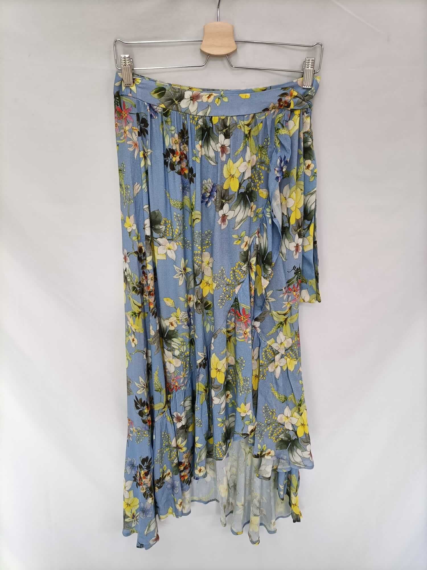 STRADIVARIUS.Falda midi azul flores T.s