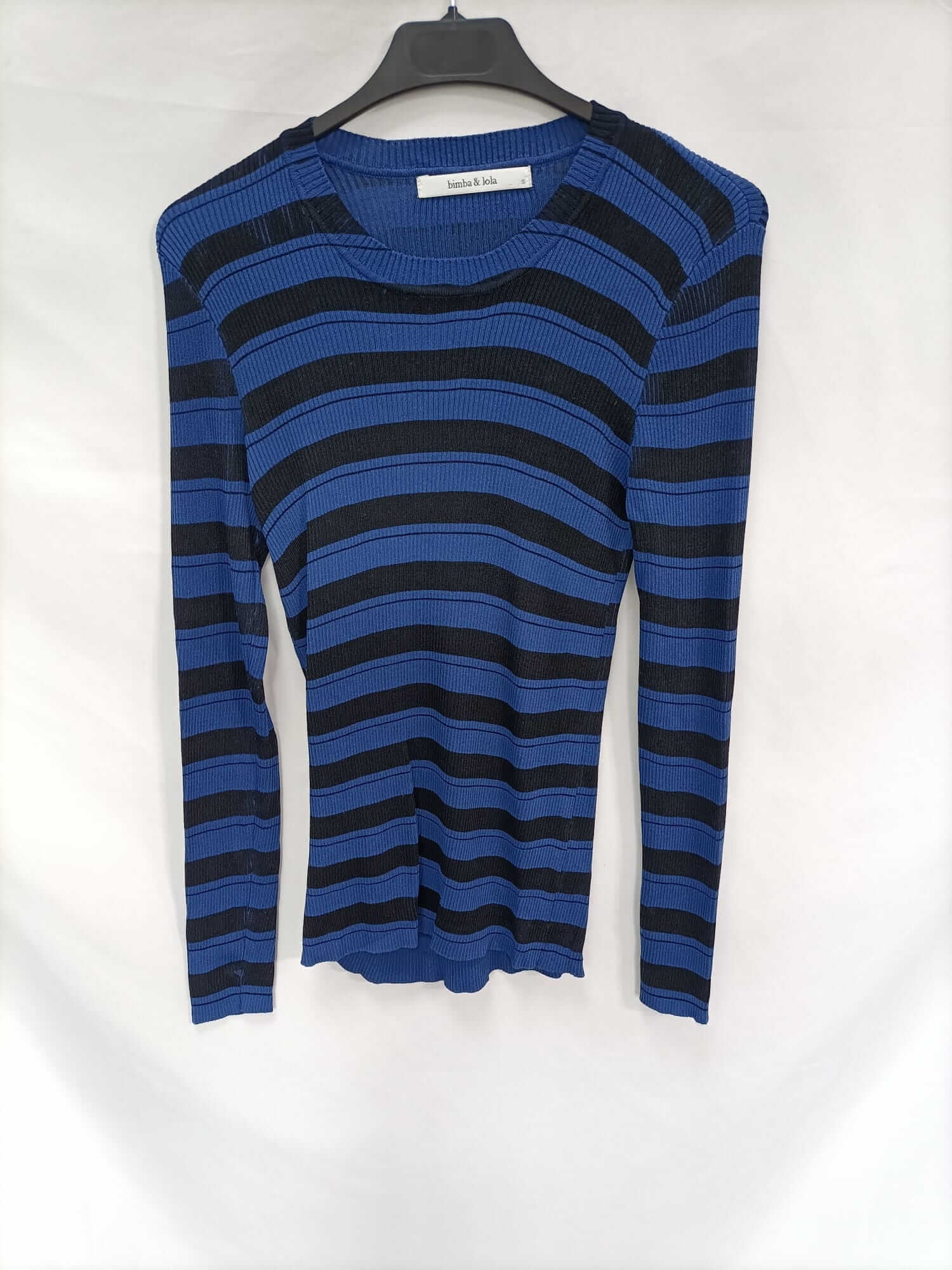 BIMBA Y LOLA. Top rayas azul y negro T.s