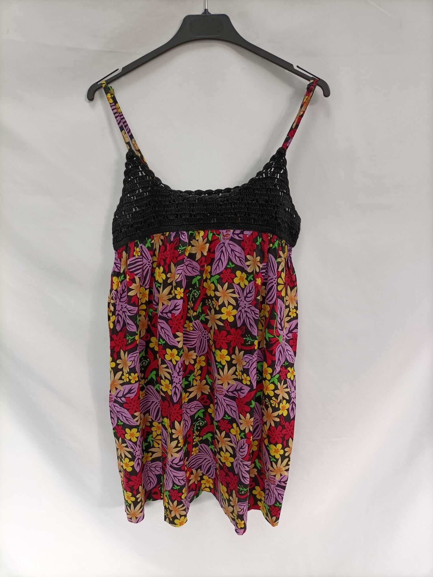 ZARA. Vestido corto flores T.m