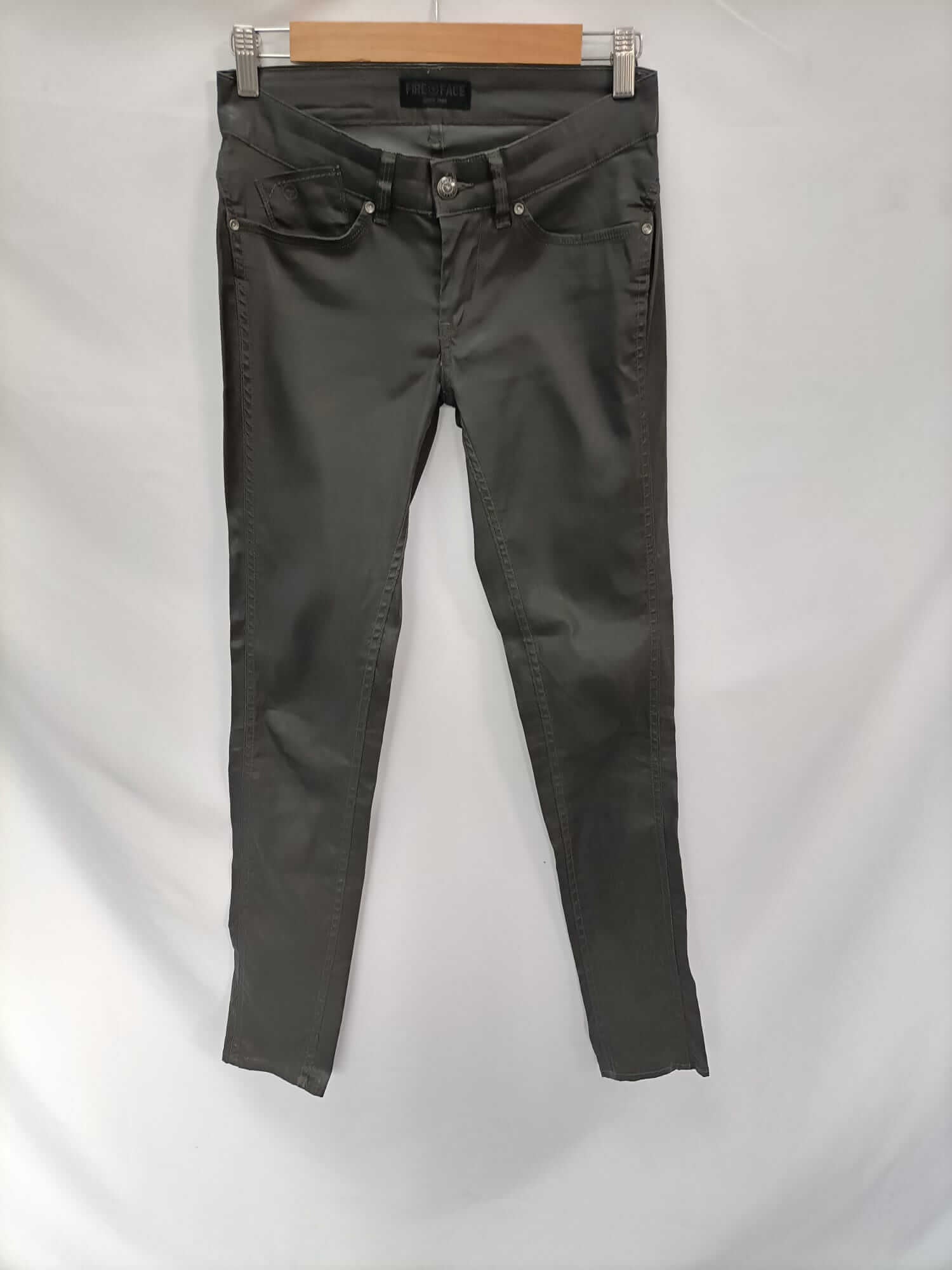FIRE FACE. Pantalón gris encerado T.36