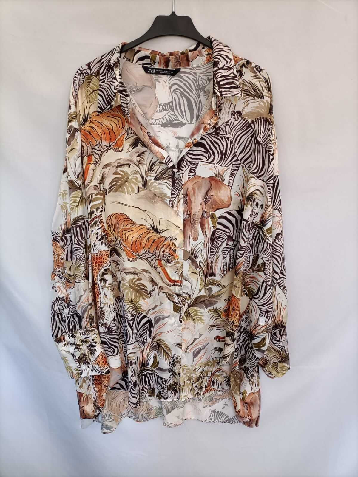 ZARA.Blusa fluida estampado selva T.XXL