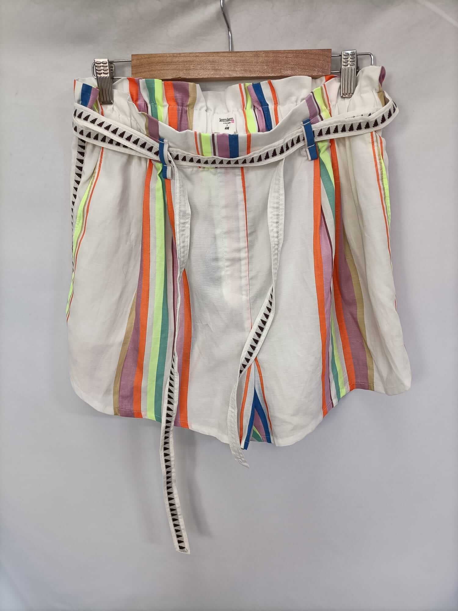 H&M. Pantalón fluido rayas T.M