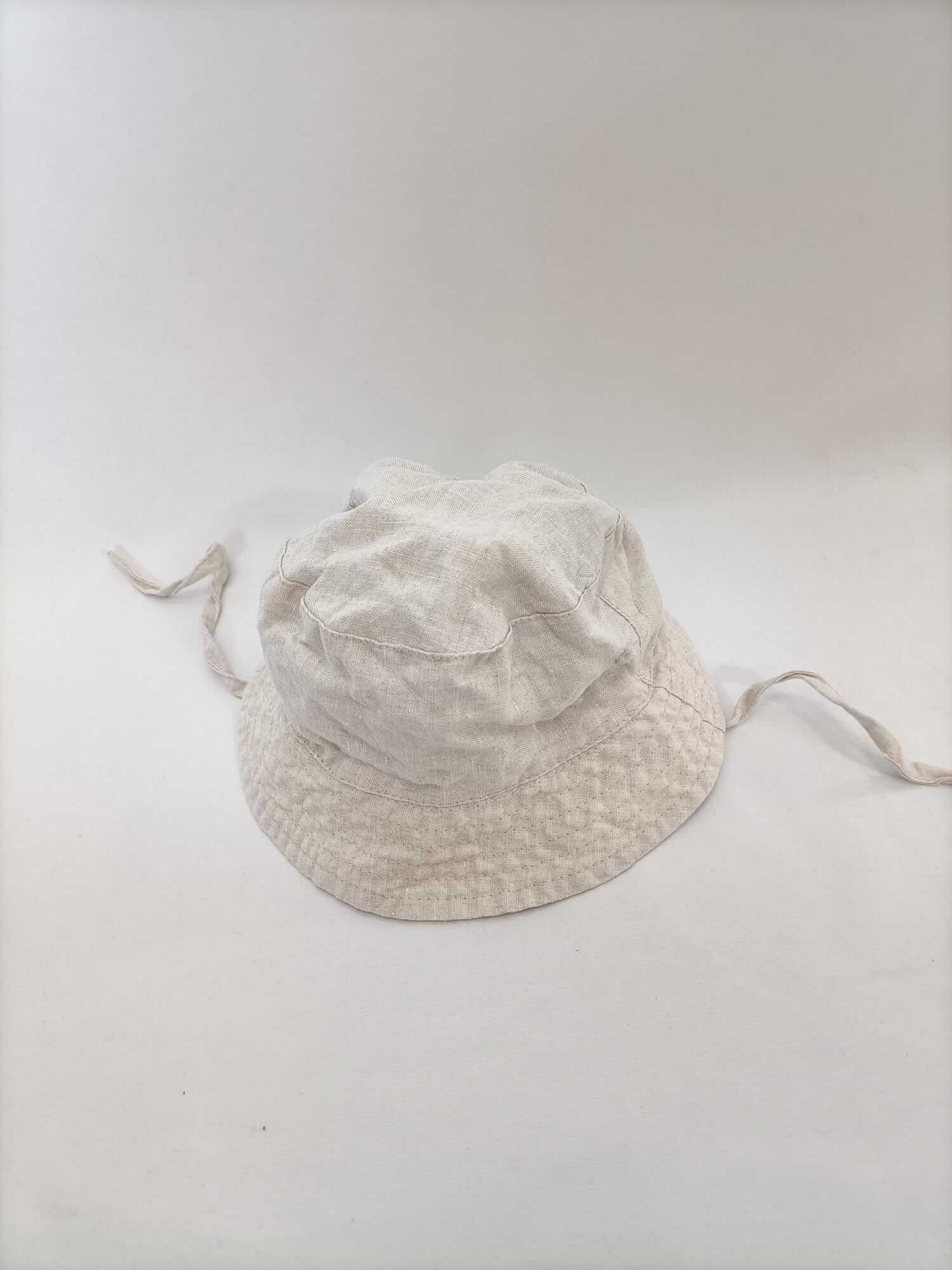 H&M. Bucket beige algodón T.3m