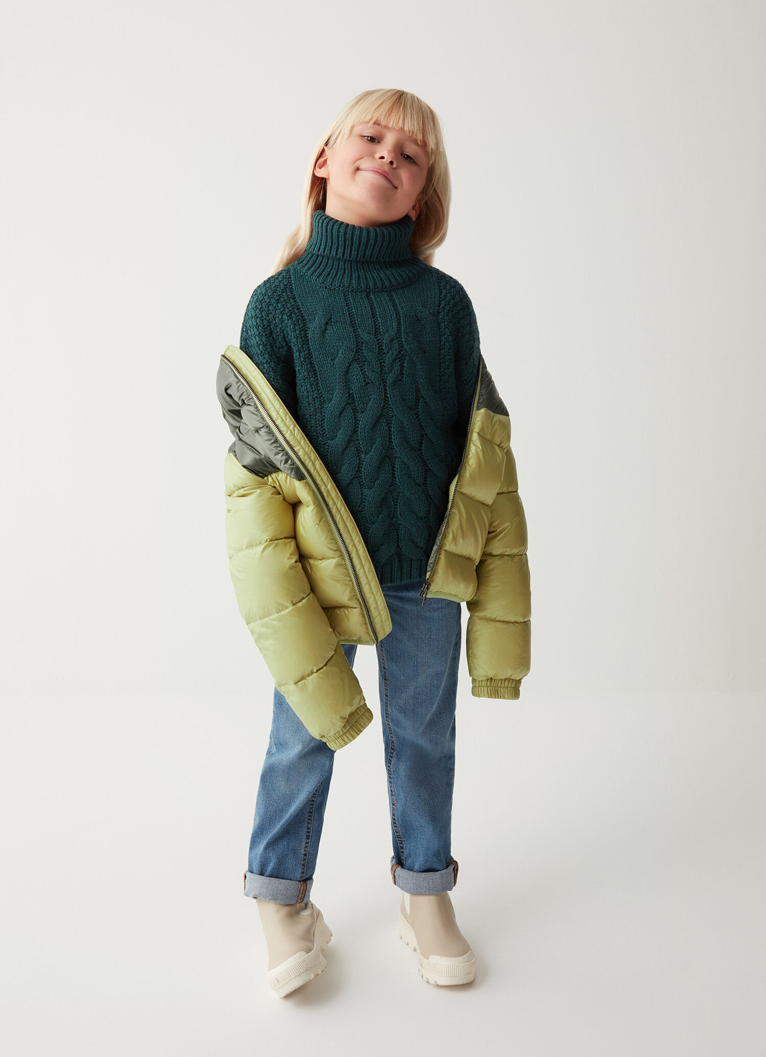 Plumífero de invierno con puños elásticos