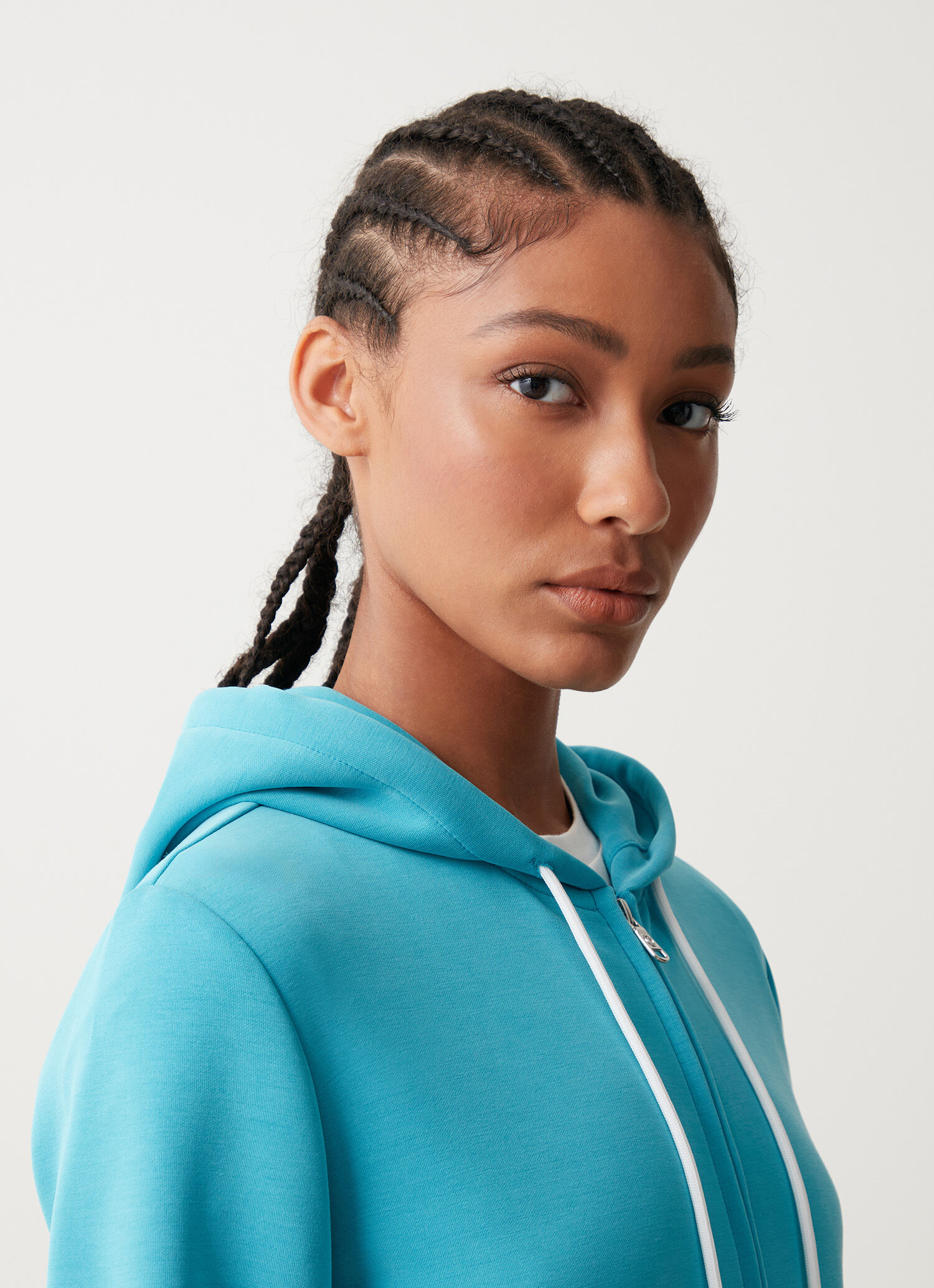 Sudadera con cremallera y logotipo estampado con brillos